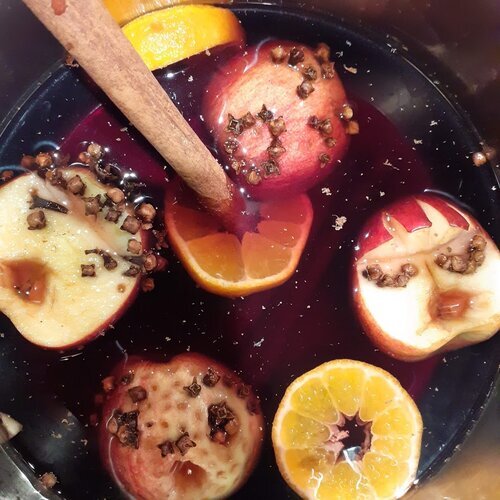 apple bobbing drink for the Walthamstow Wassail