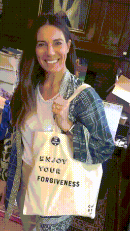 tote bag gif 2 at 40 percent.gif