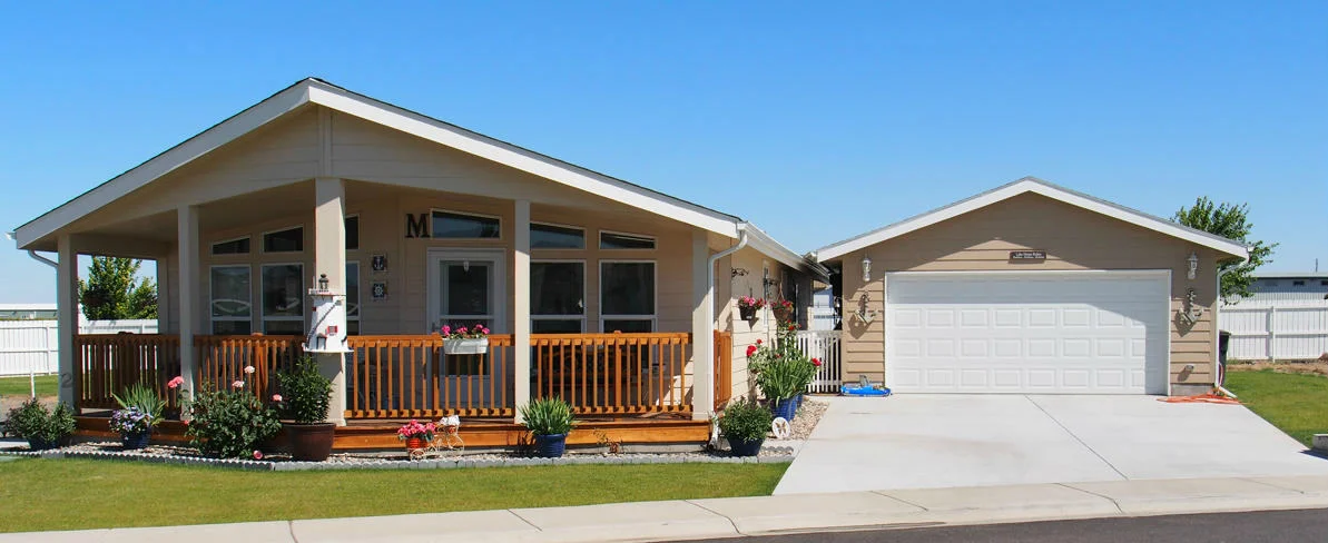 Current Resident | The Lakes Mobile Home Park