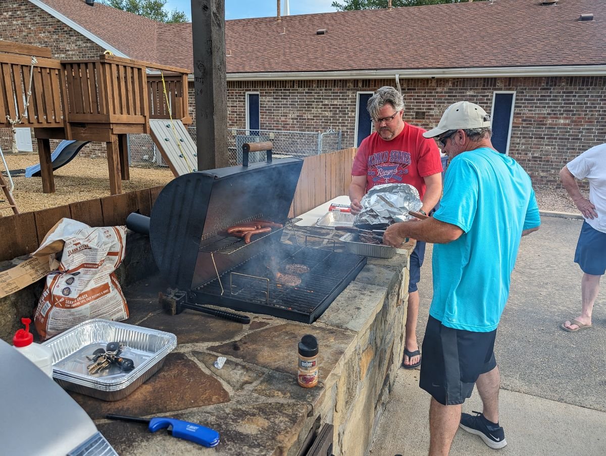 lhbc_MensGroup_002.jpg