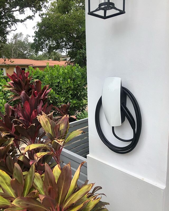 Another Install by the A team, and another happy client!! We ask that you stay safe take the necessary precautions we will get through the current situation together. @wnelectrical @teslamotors @tesla_official @teslaexclusive .
.
.
#electrical #elect