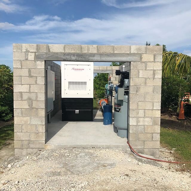 Farm Utility Room for @nodal_farms designed and built by W &amp; N. 20HP Electric Water Pump, 180 KW Diesel Generator. Stay Safe!!
.
.
#electrical #utilityroom #farming #fruits #nodalfarms #wnelectrical #staysafe #onlythebest #quality #generalcontrac