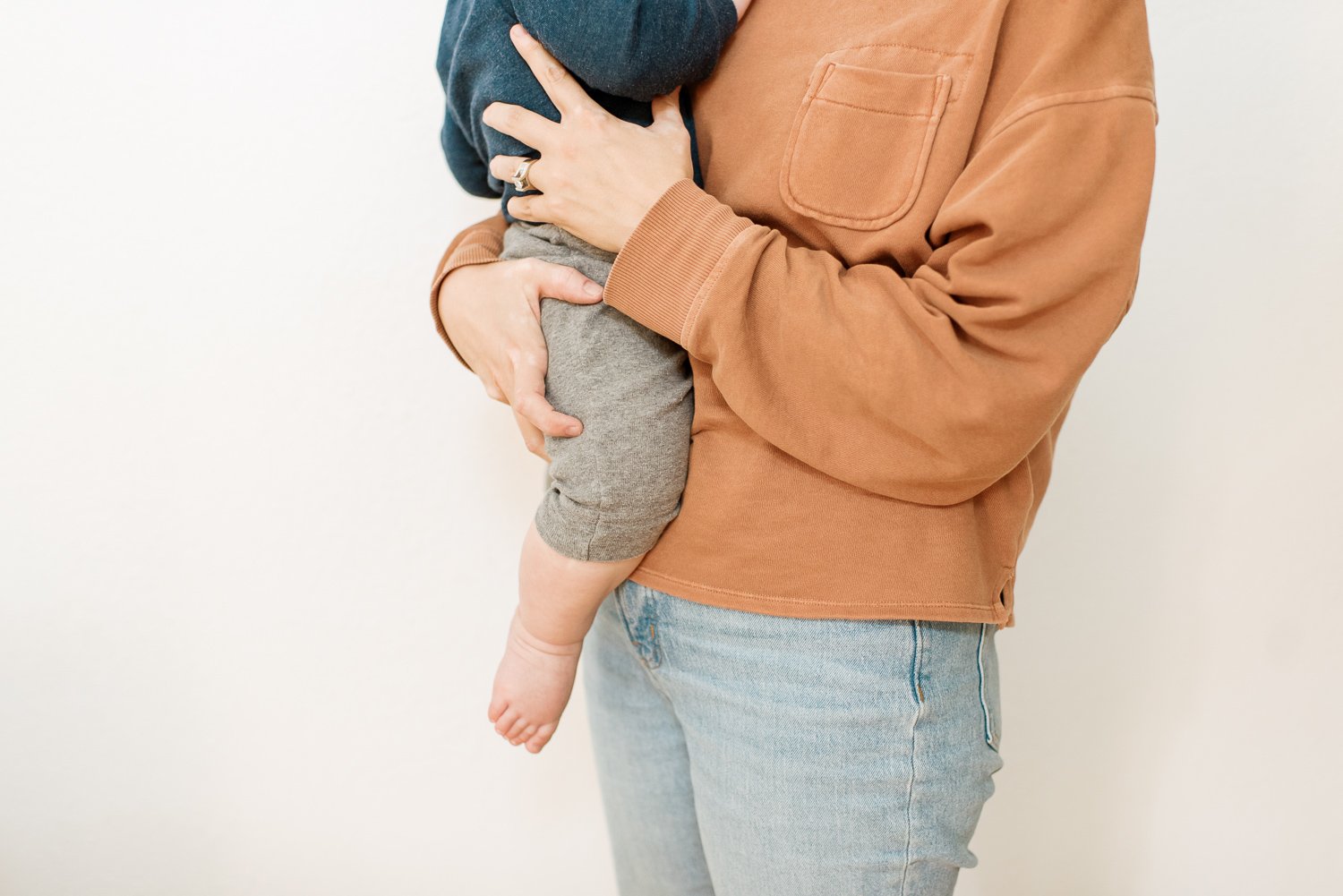 Turn your jeans into cute maternity jeans. — The Overwhelmed Mommy Blog
