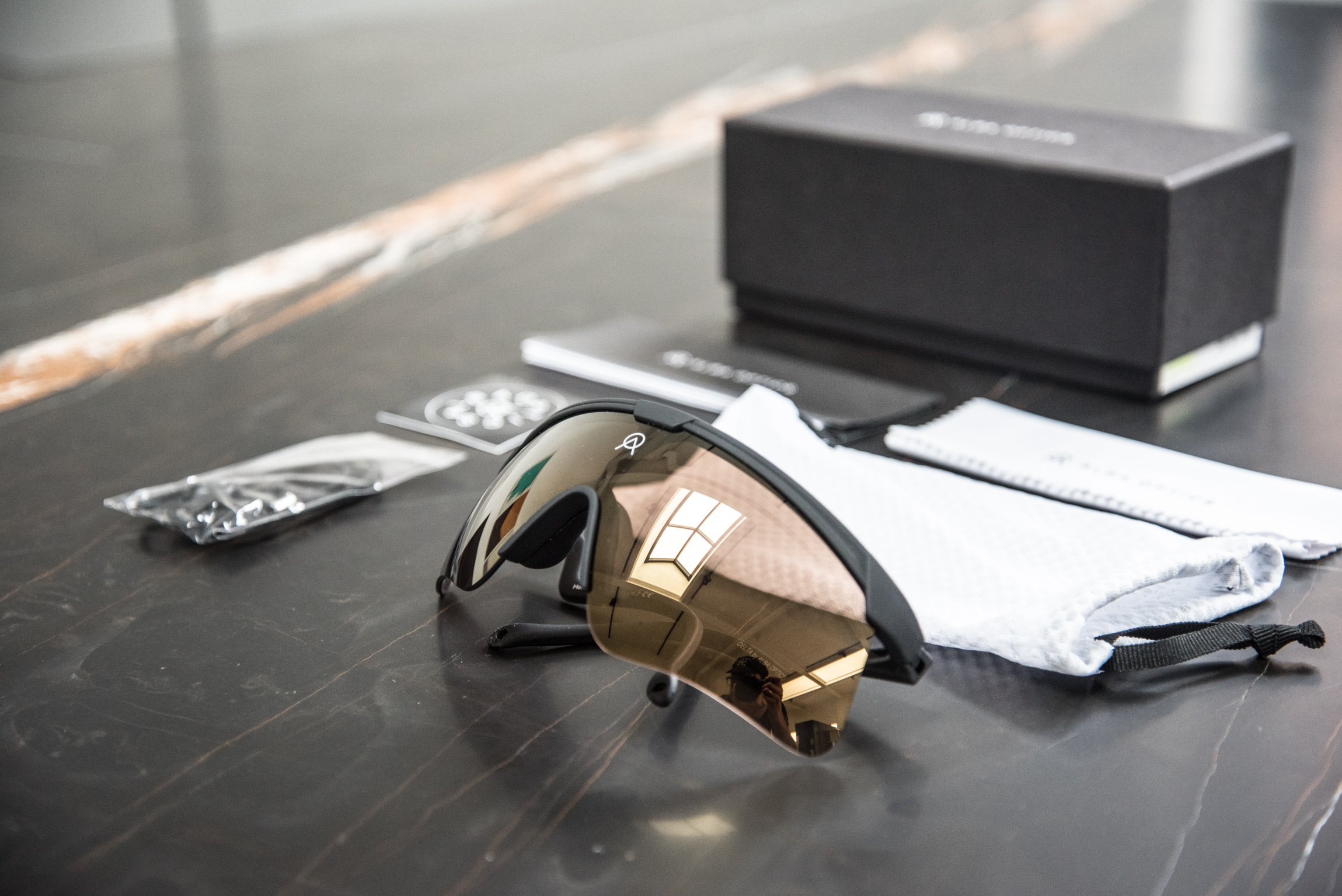 AlbaOptics_package.jpg