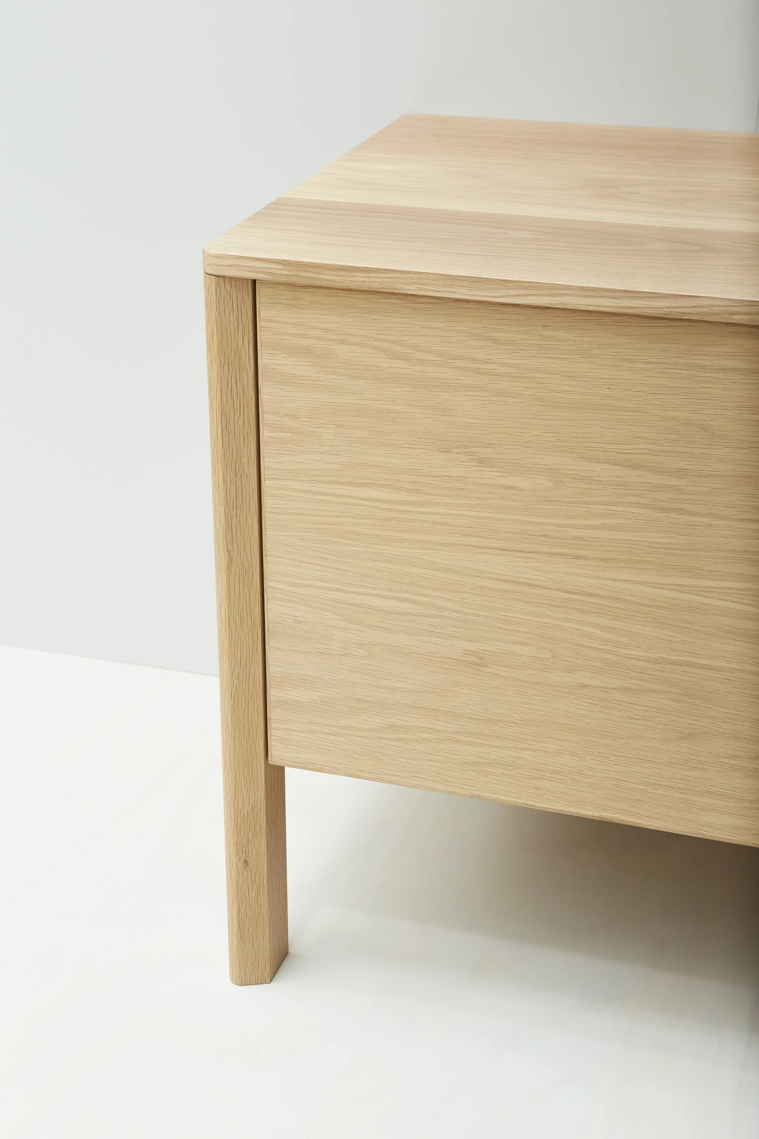 np_furniture_oaktvcabinet.6.jpg