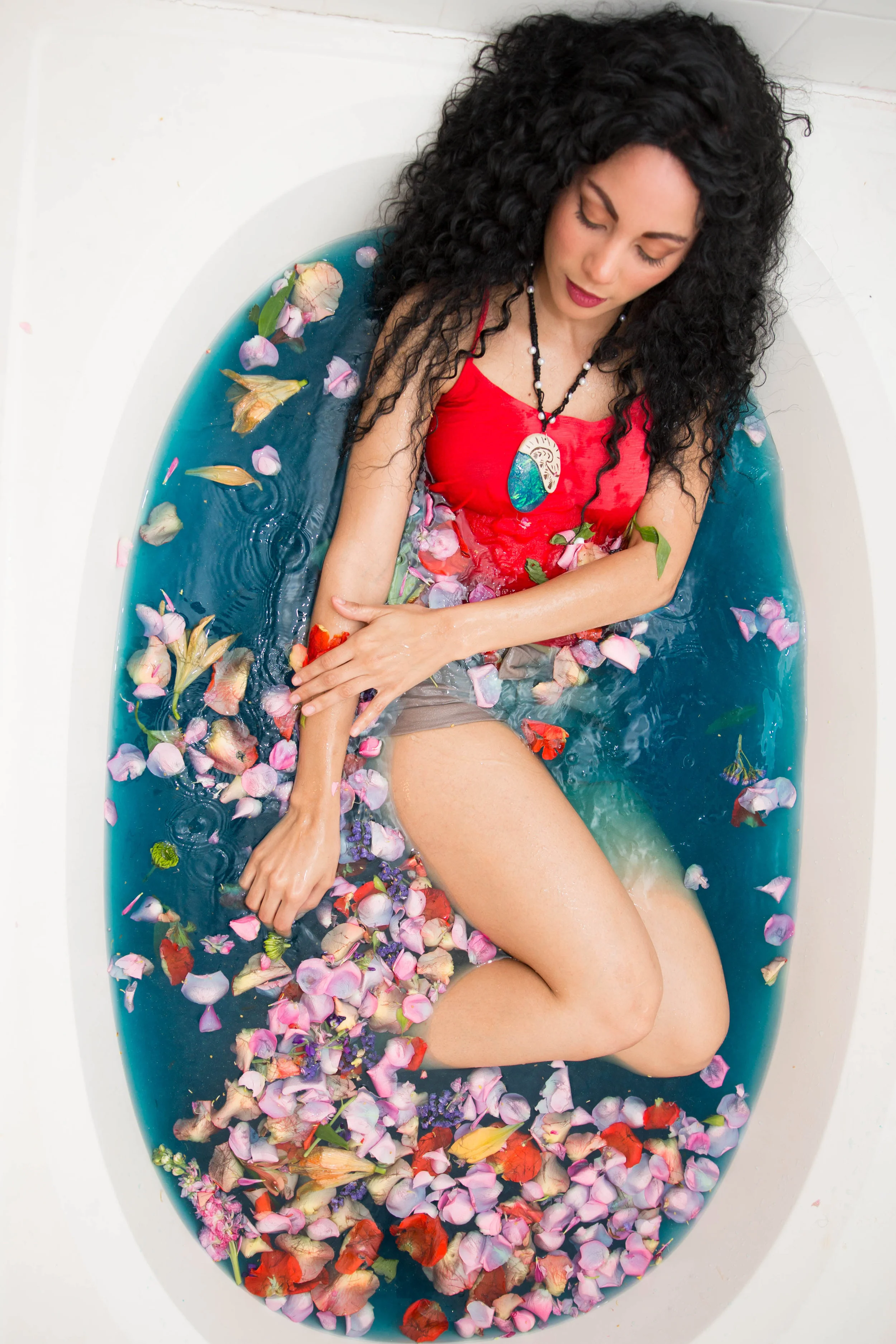 moana cosplay in dark blue bath