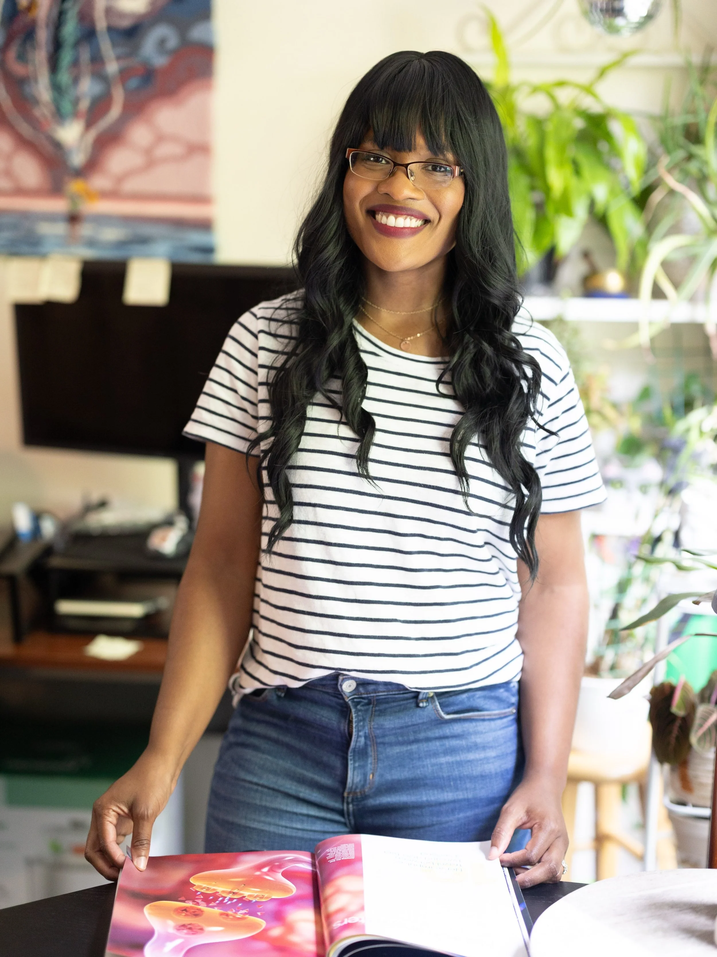 My gorgeous, multi-talented, and intelligent close friend of 20+ years @khadijah_michele seeing you for the first time in 4 was a DREAM 💕 🧠 she deserves her flowers for being on the tail end of pursuing her masters degree!!! 💐