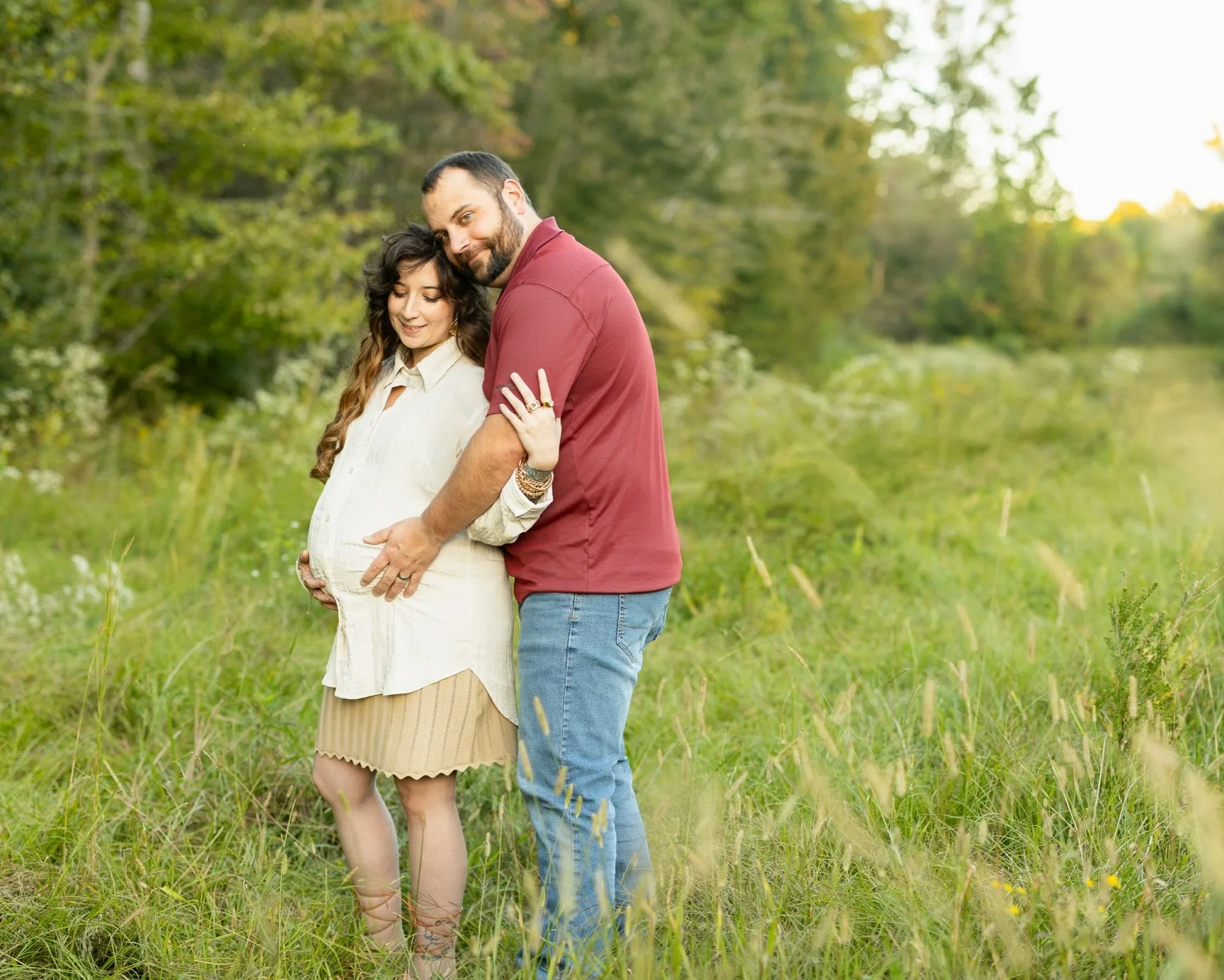 wildflower maternity session ft. sunset glow 🌼 ✨ w mama @beccabosslady 

#elizabethpagephotography #maternityphotography #goldenhour