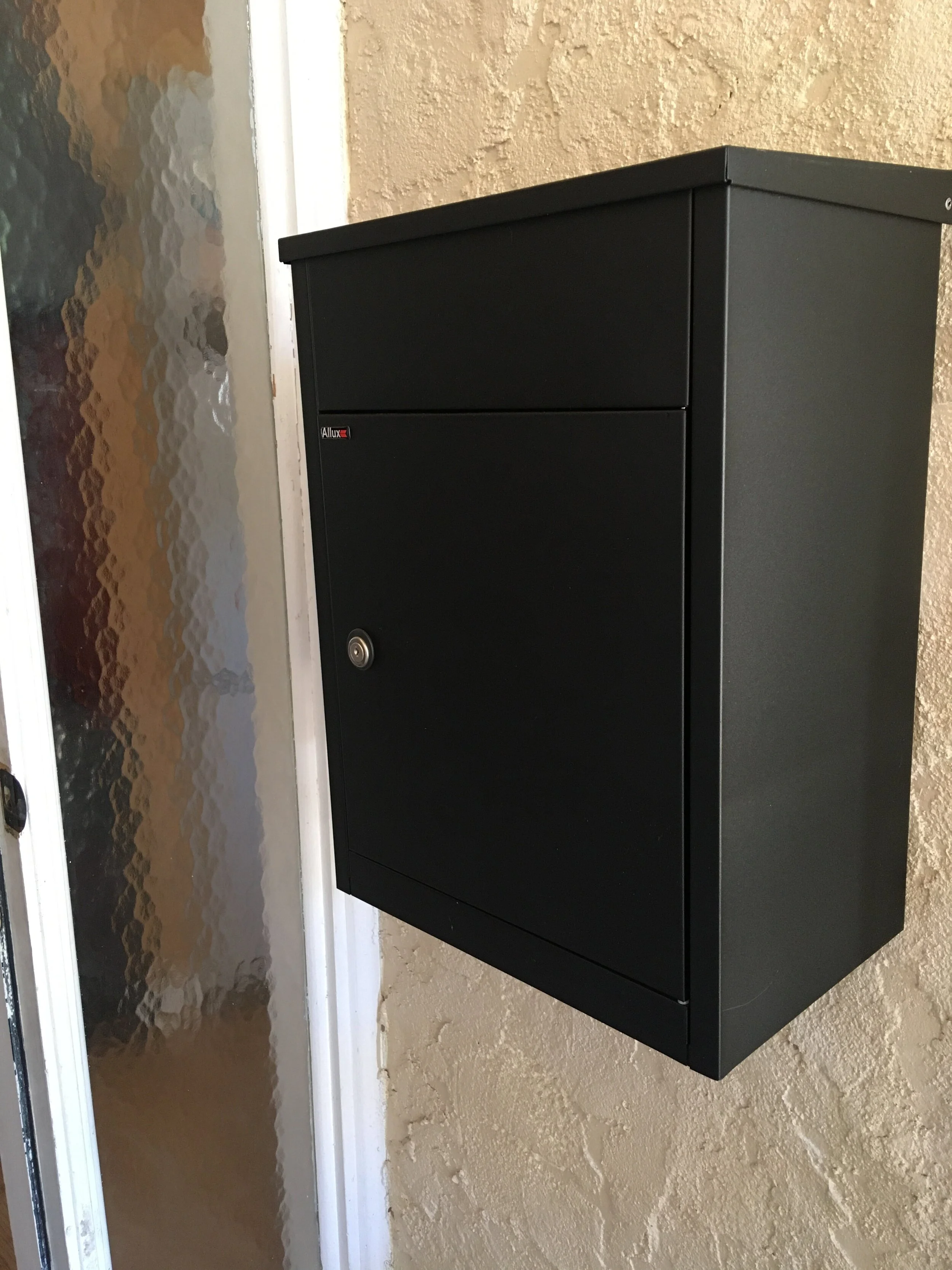 Keeping it contact-free