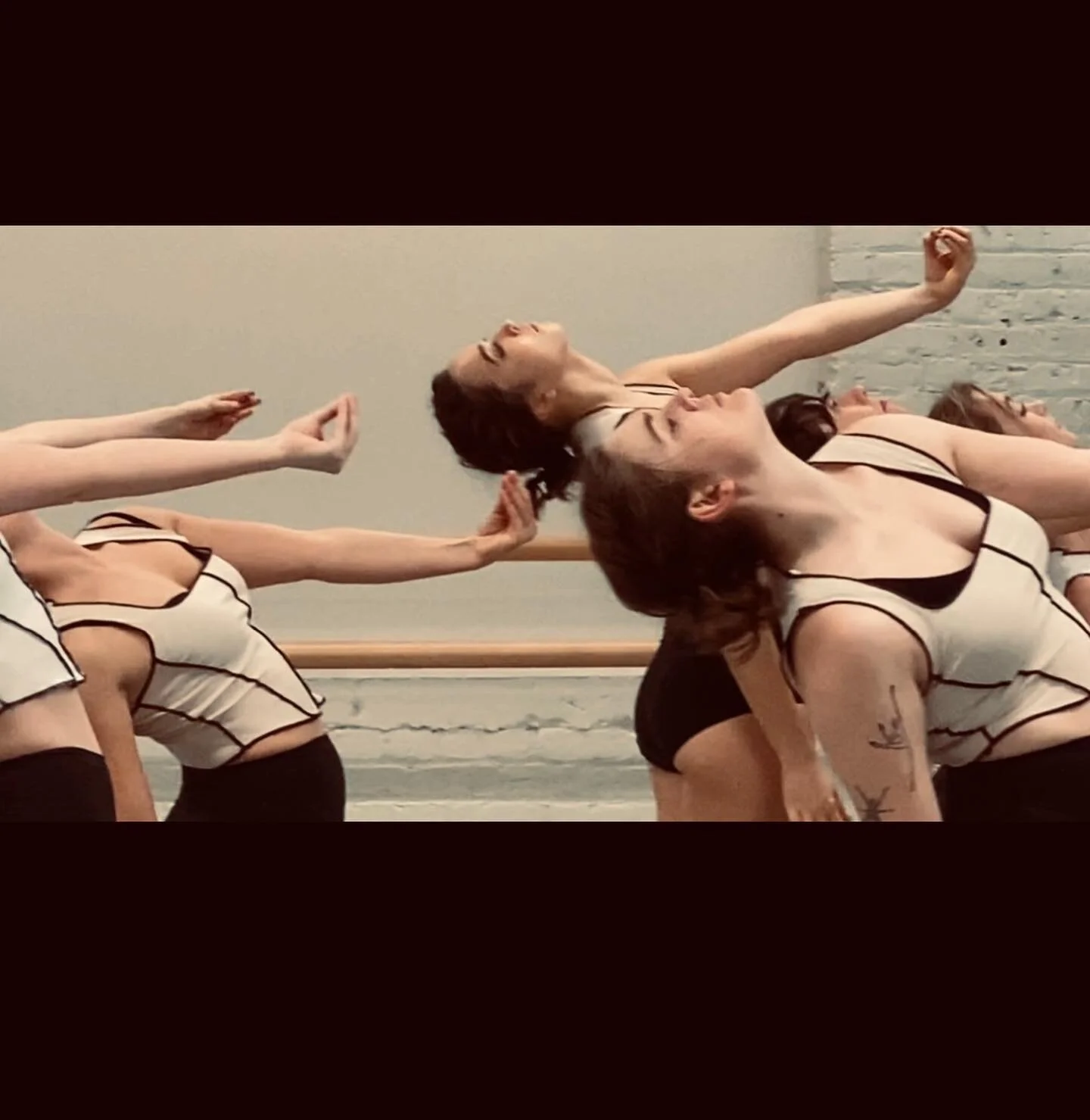 A few beautiful PAGE TO STAGE II rehearsal moments from a poem written by @moltodd. Tix link in bio! December 1-3
.
.
Dancers: @200somthinboiledeggs @mollyfdg @vapta2020 @taylorweeeee @ginga_ablaze @charlotteebray @_sophiaberger @k.m.hernandez @lanes