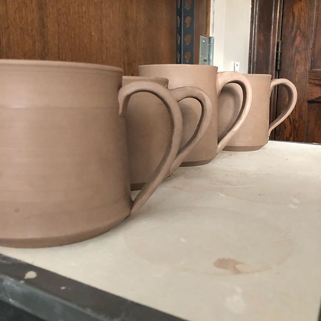 Haven&rsquo;t made mugs in a LONG while - handles are so temperamental...
.
.
.
#mugshotmomday #chuckmorrisceramics #stoneware #madeatbok