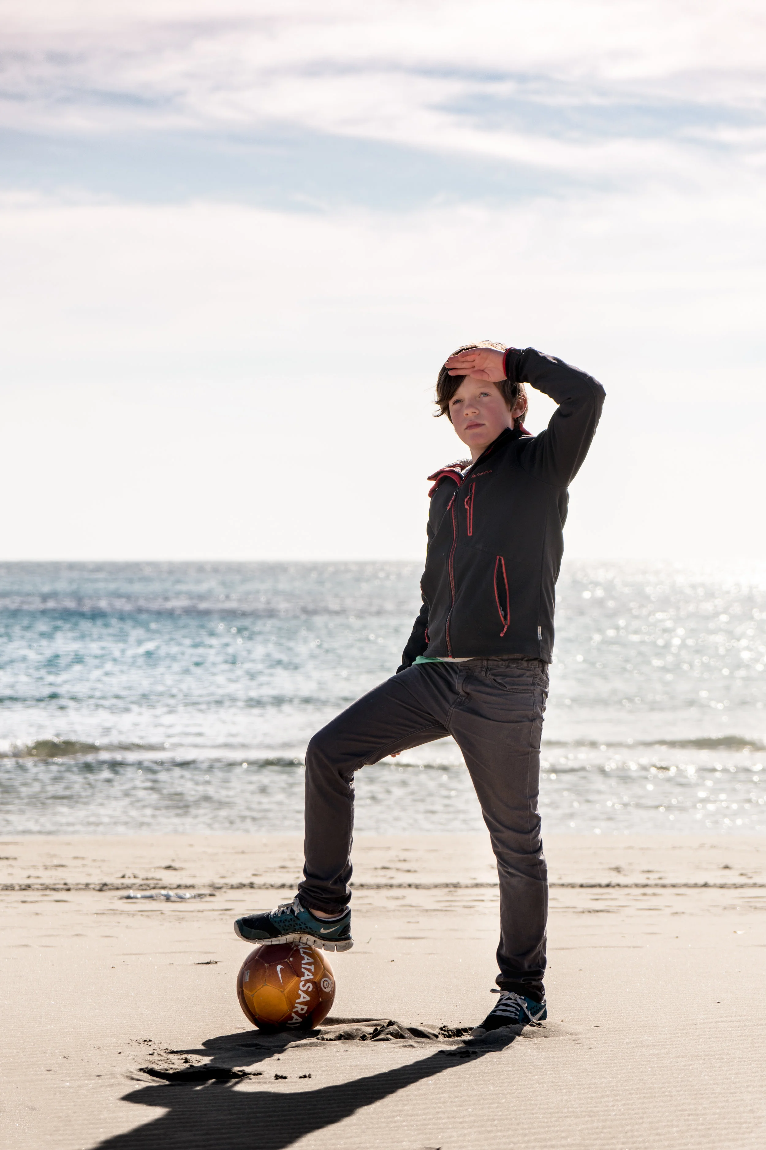 I WANTED TOcut an apple. the knife slipped and cut my finger. now i have this scar.ILUKA, 10, turkey