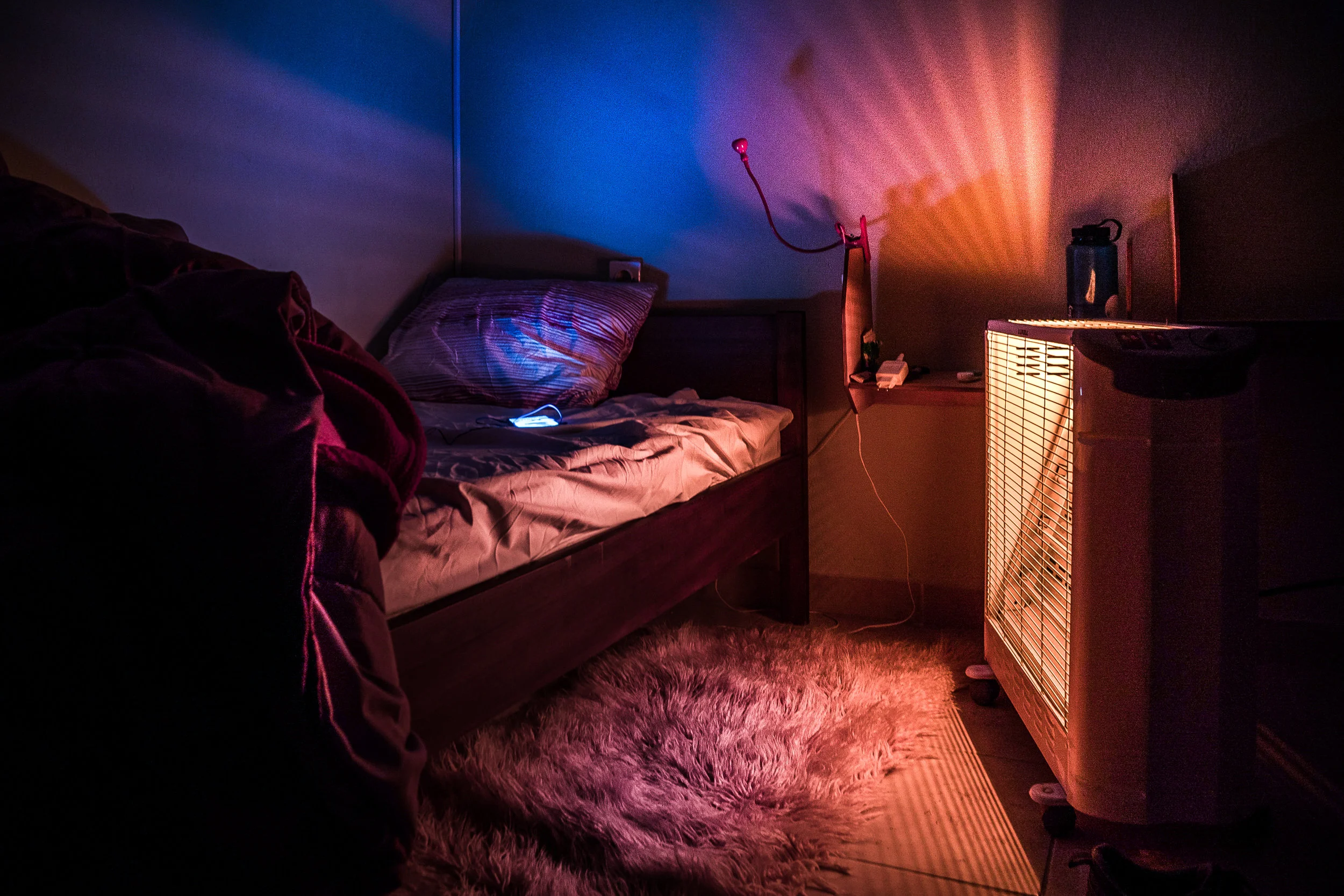 mesánychtawinter in greece meant i was the sole guest at my stay in psakoudia. taken in the middle of the night as it was too cold to sleep, despite the heater.