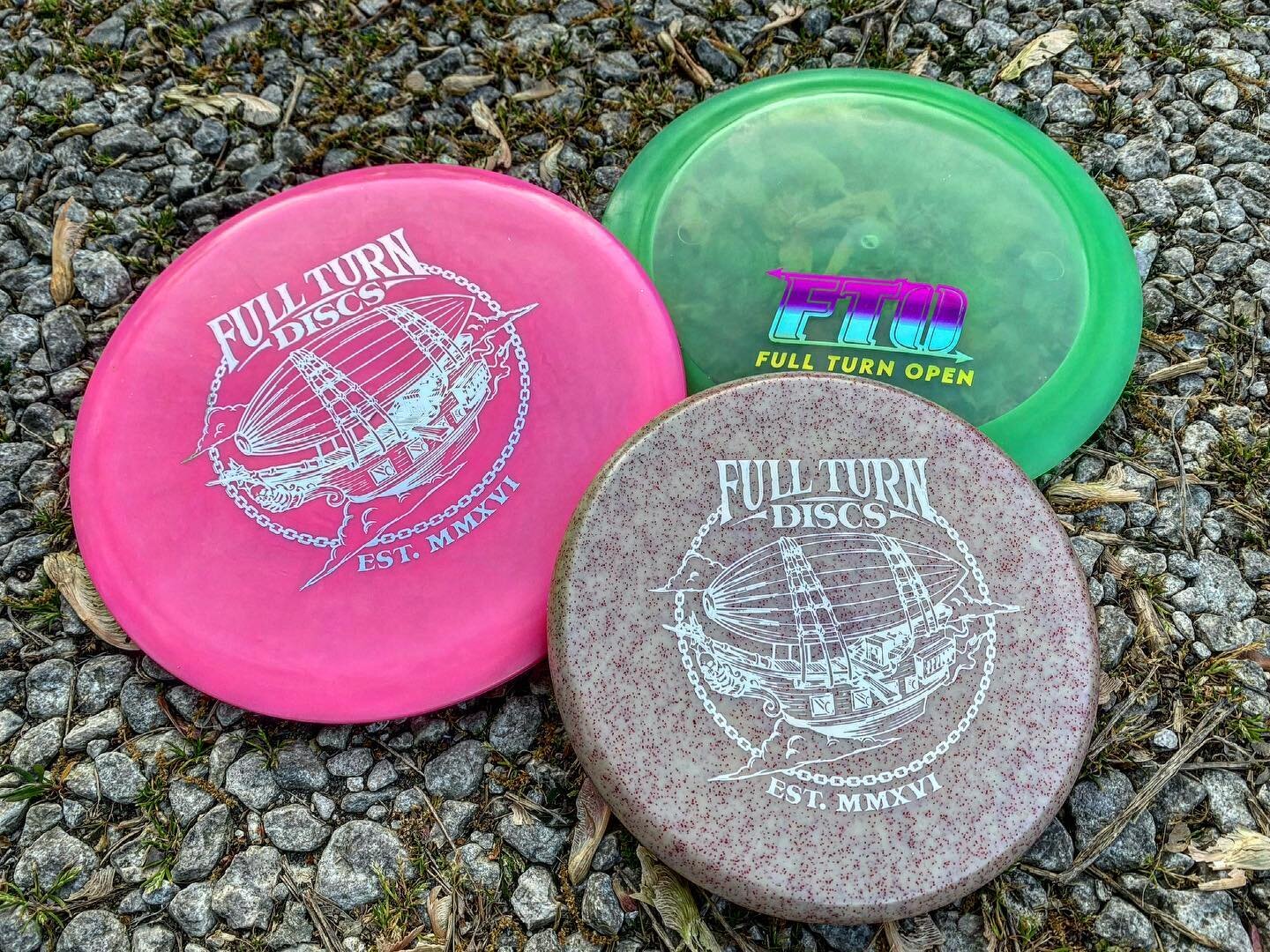 Full Turn Open player&rsquo;s packs are ready! Each amateur will receive a first run Express Guide, a Diamond G-One and a Mini Wiz! 

See you in a couple weeks! 

#fullturndiscs #gatewaydiscsports #prodiscus #fullturnopen #missourioutdoors #missourid