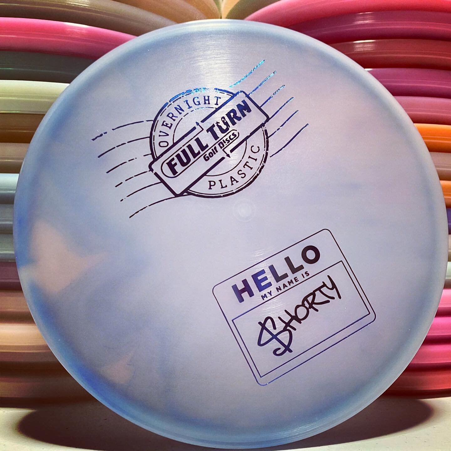 Color glow? 😮 Overnight $hortcuts are officially official. 

#fullturndiscs #gatewaydiscsports #prodiscus #missourioutdoors #pdga #discgolf #discgolflife #discgolfeveryday #glowgolf #glowdisc