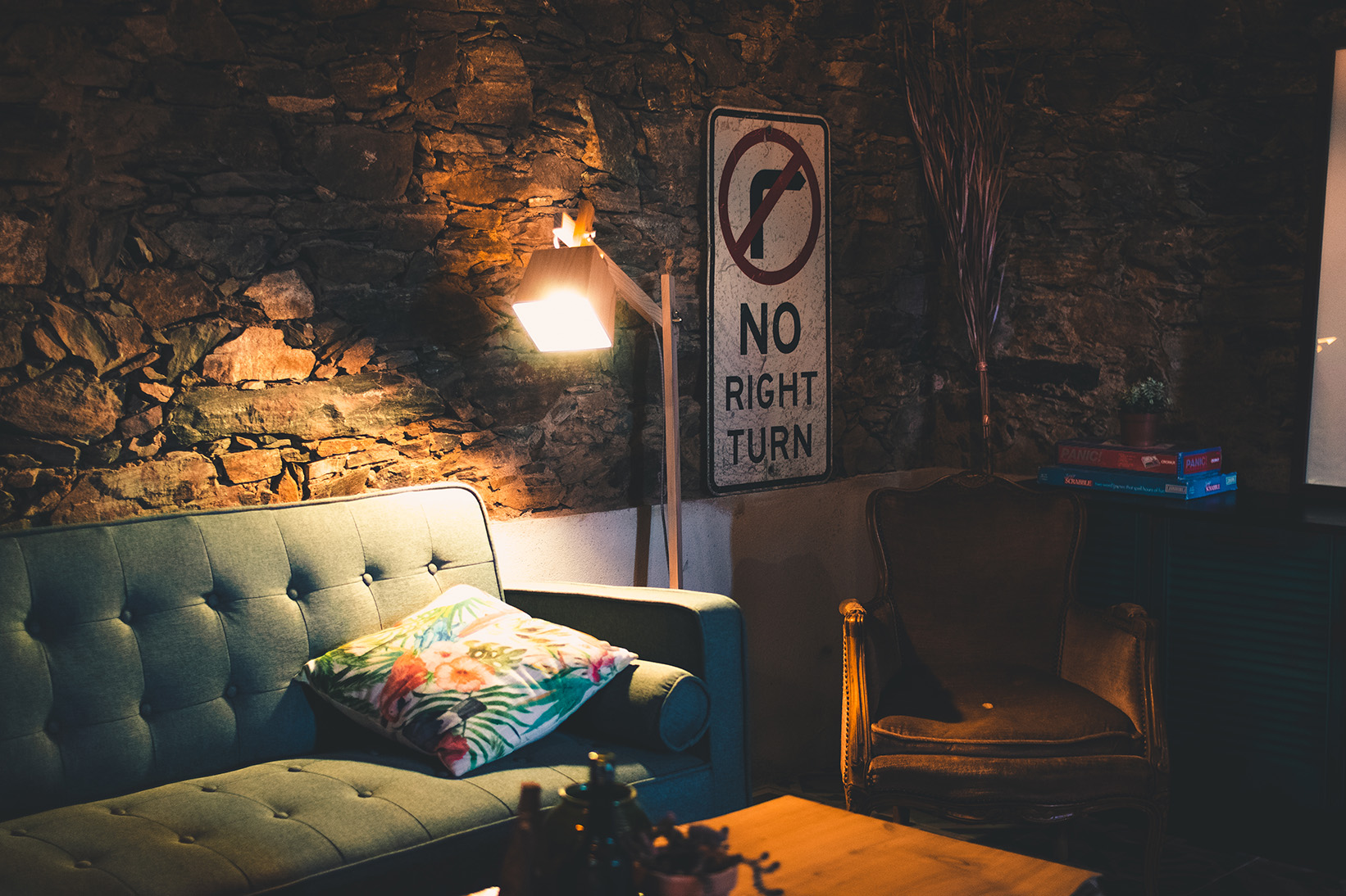 lounge_72.jpg