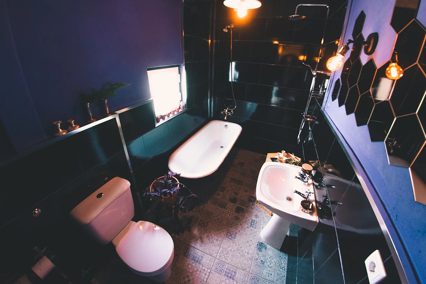 downstairs_bathroom_72.jpg