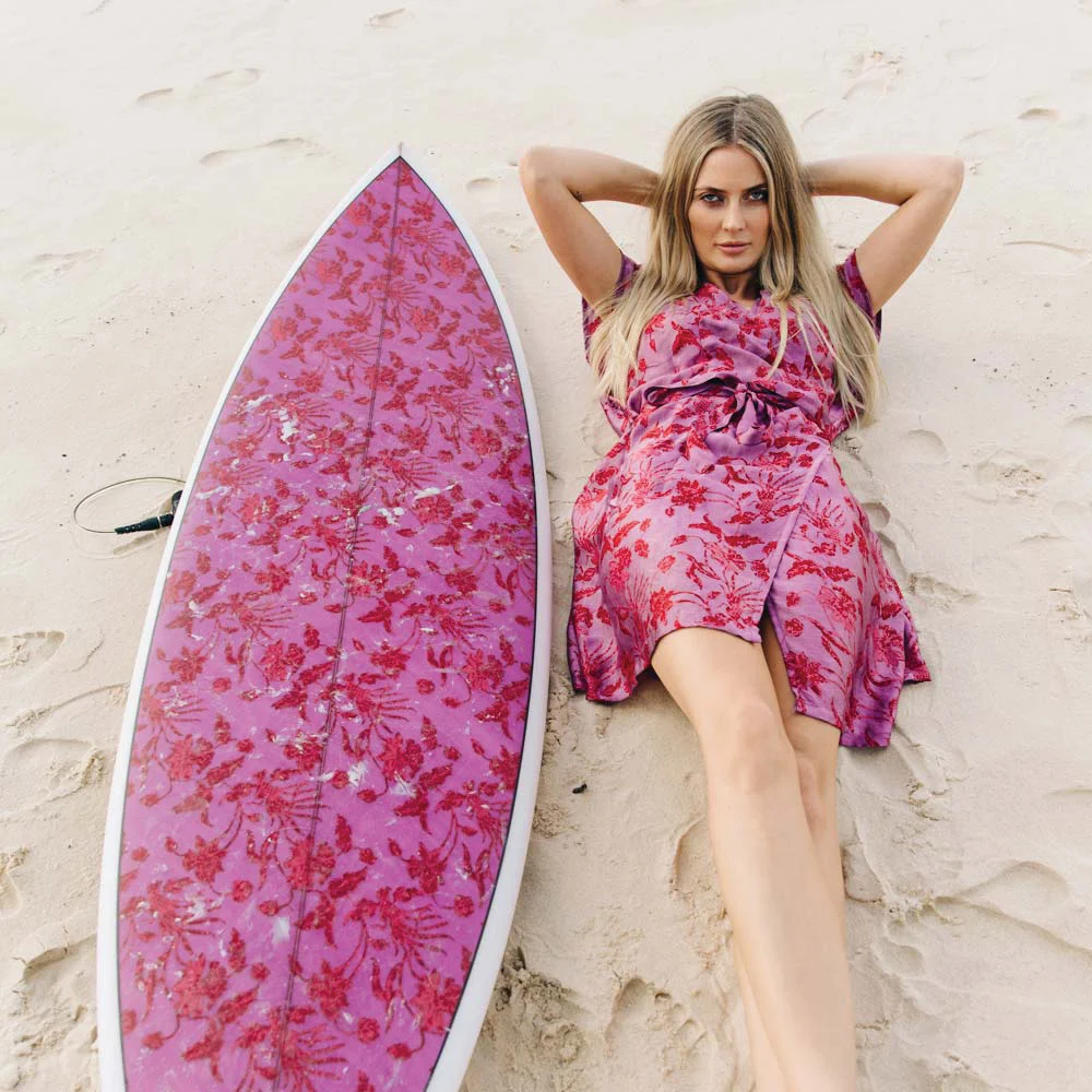 Nusa-Indah-Sillk-Red-lifestyle.jpg