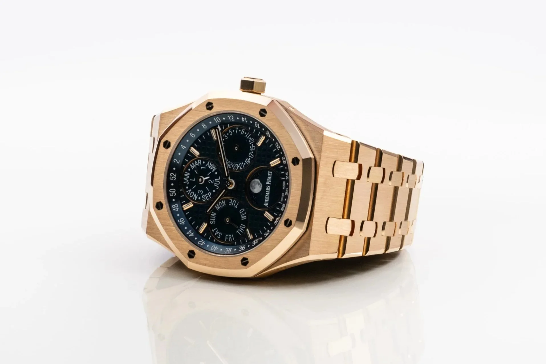 AUDEMARS+PIGUET+Royal+Oak+Quantie%CC%80me+Perpe%CC%81tuel+seitlich+K2509009.jpg
