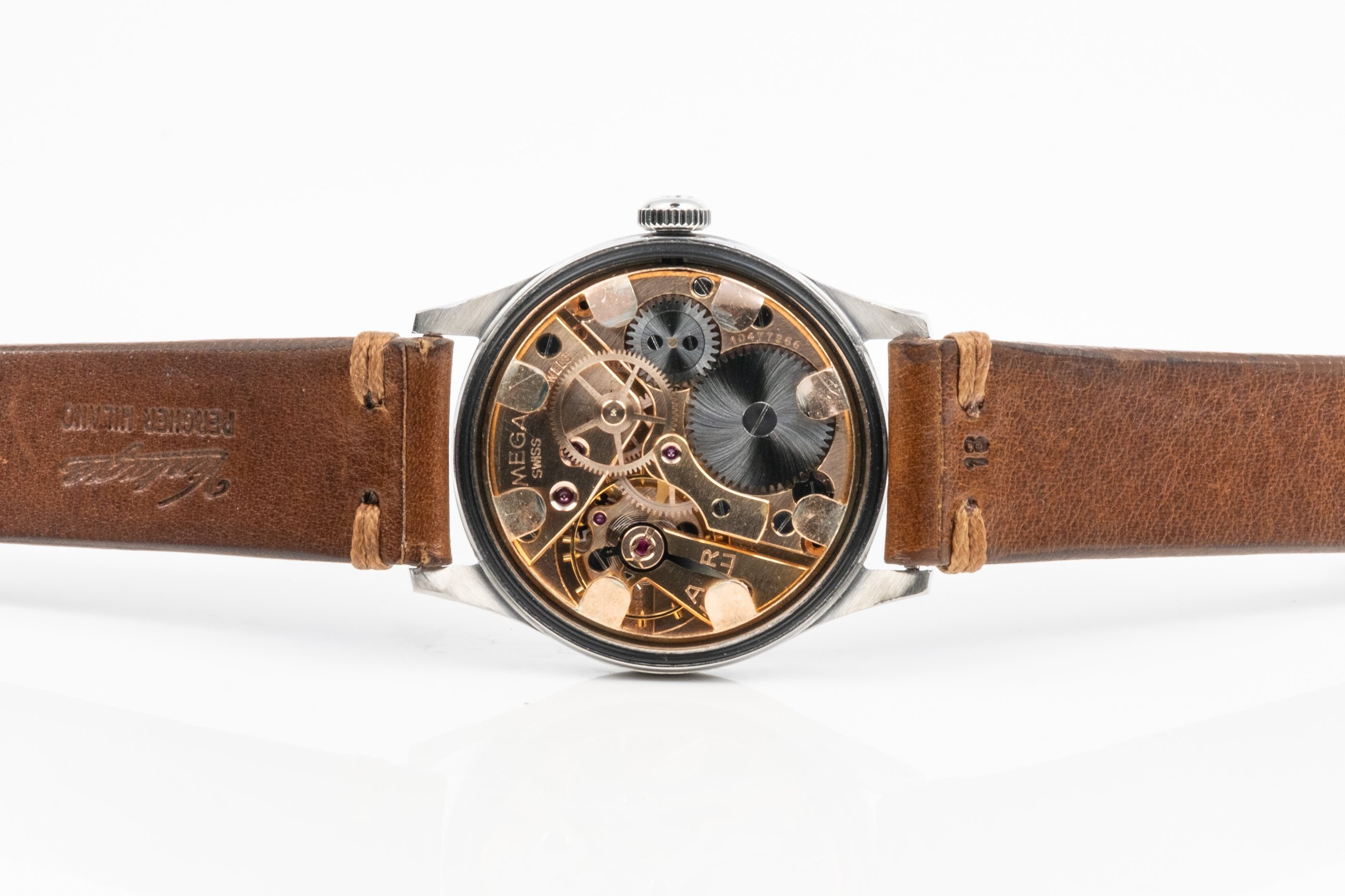 OMEGA grau-schwarzes Zifferblatt mit arabischen Leuchtziffern Handaufzug Stahl Uhrwerk 2503002.jpg