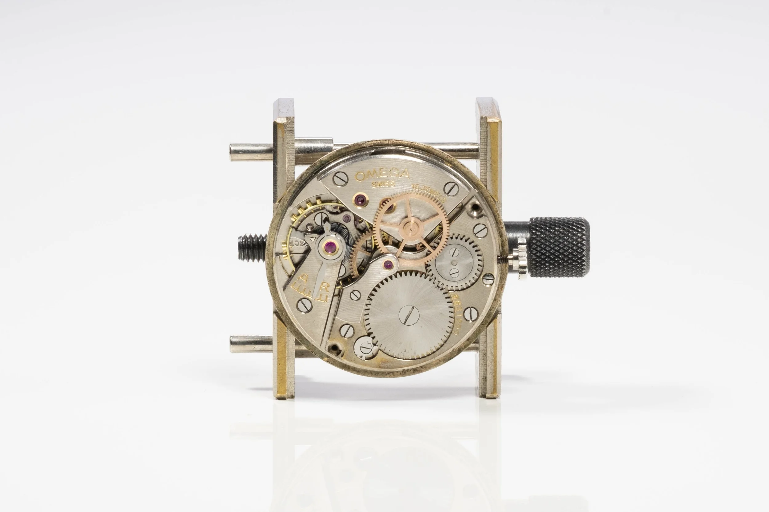 OMEGA Art Déco Handaufzug Stahl Uhrwerk 2504004.jpg