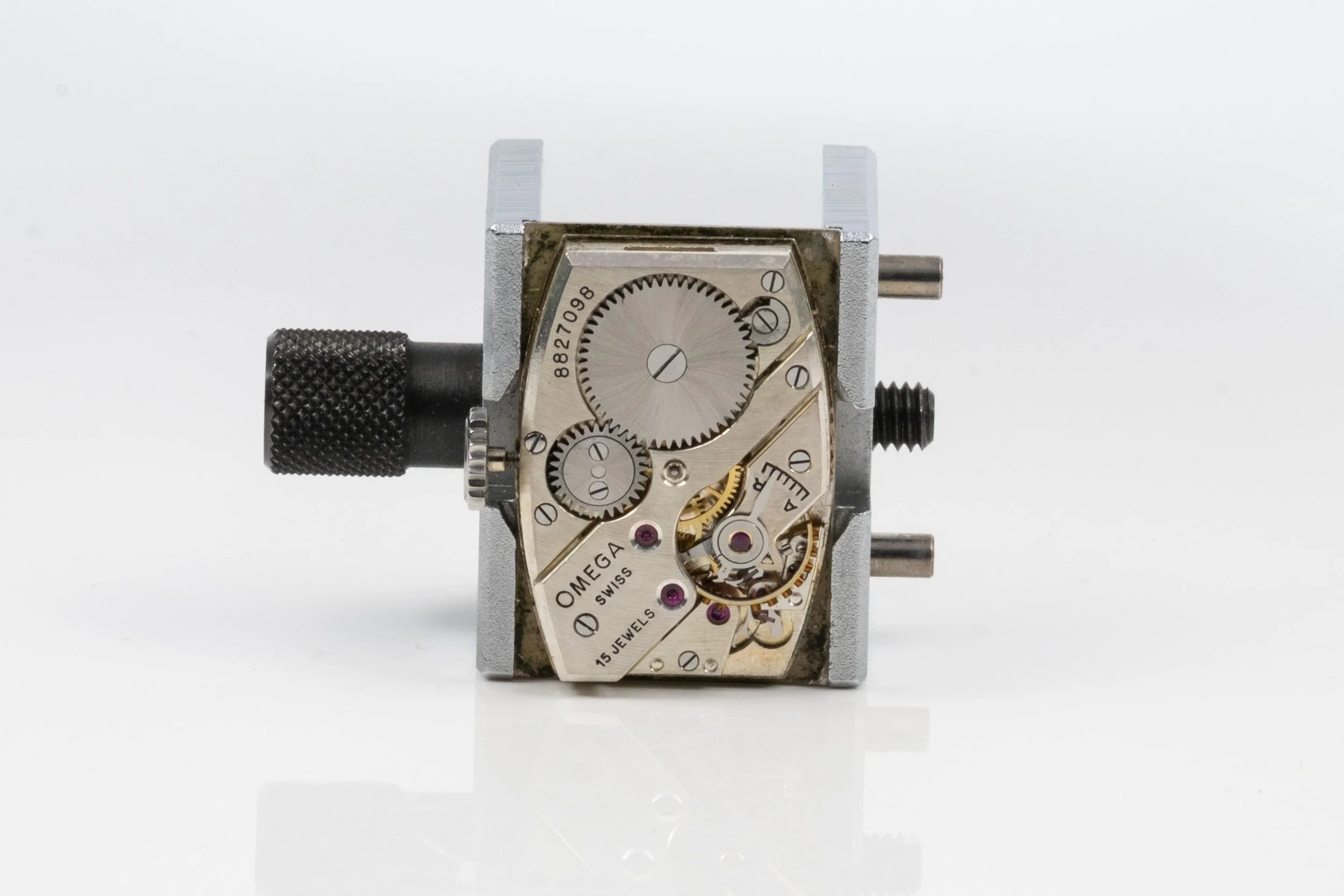 OMEGA rechteckig Art Déco kleine Sekunde Stahl Uhrwerk 2409006.jpg