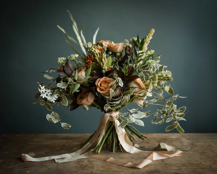 This shot is of one of my favourite Bouquets of the year.......simple but perfectly formed containing the gorgeous Cappucino Rose