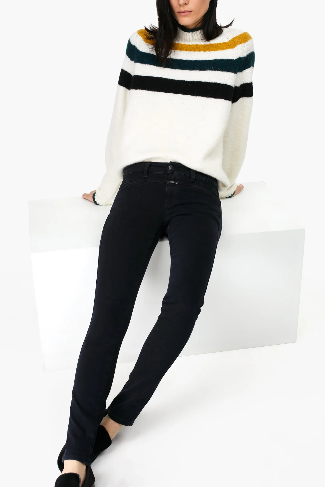 closed-pedal-star-black-denim-jeans