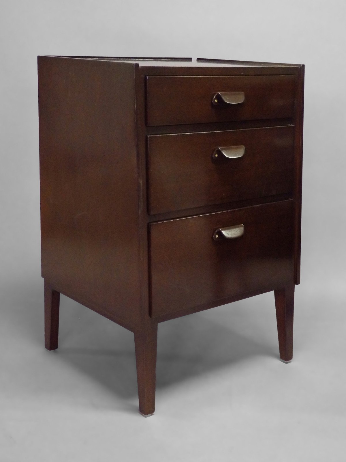 dunbar_wormley_angle_front_night_stands_d3-1.jpeg