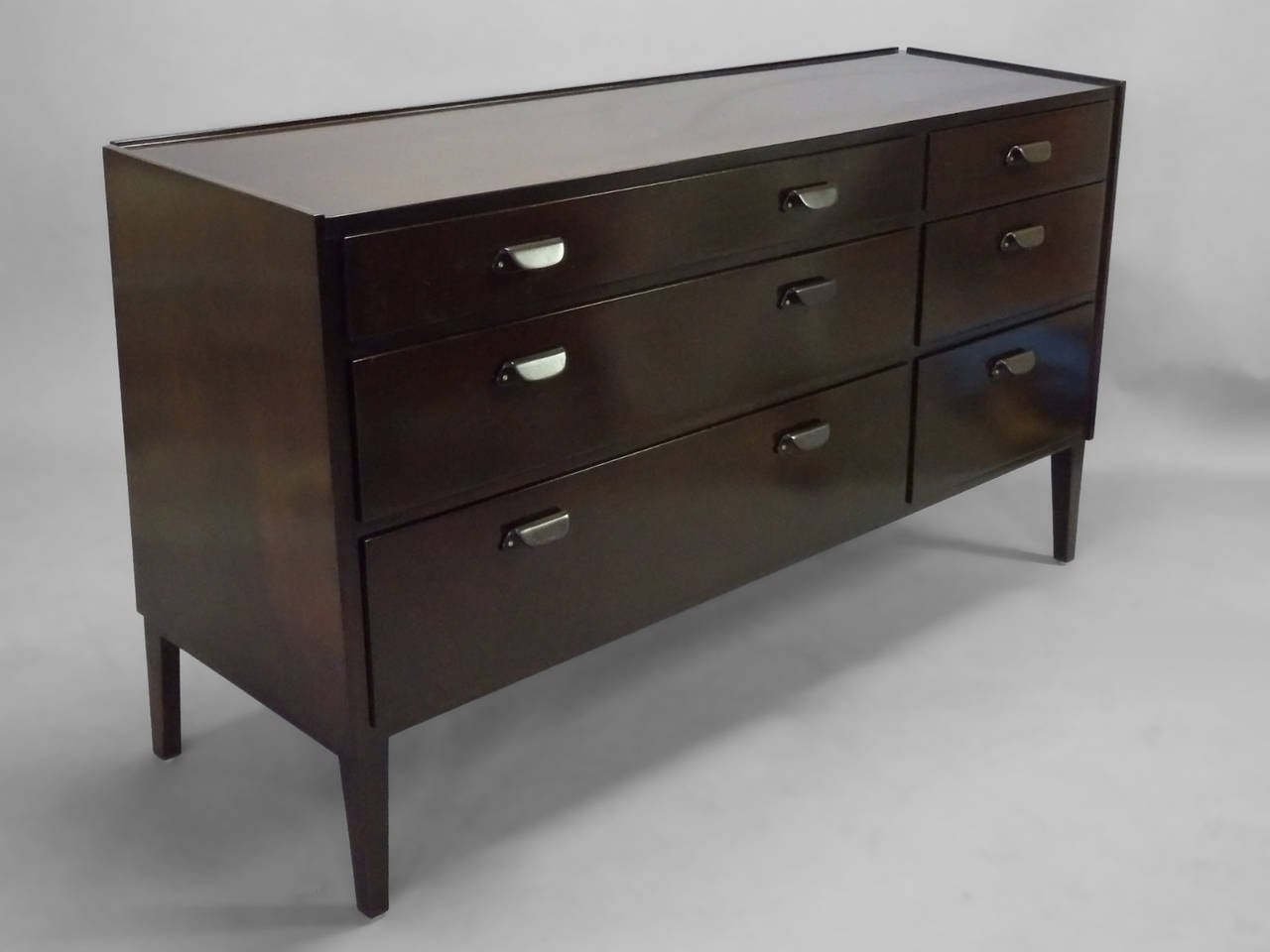dunbar_wormley_angle_front_chest_d2_l.jpeg