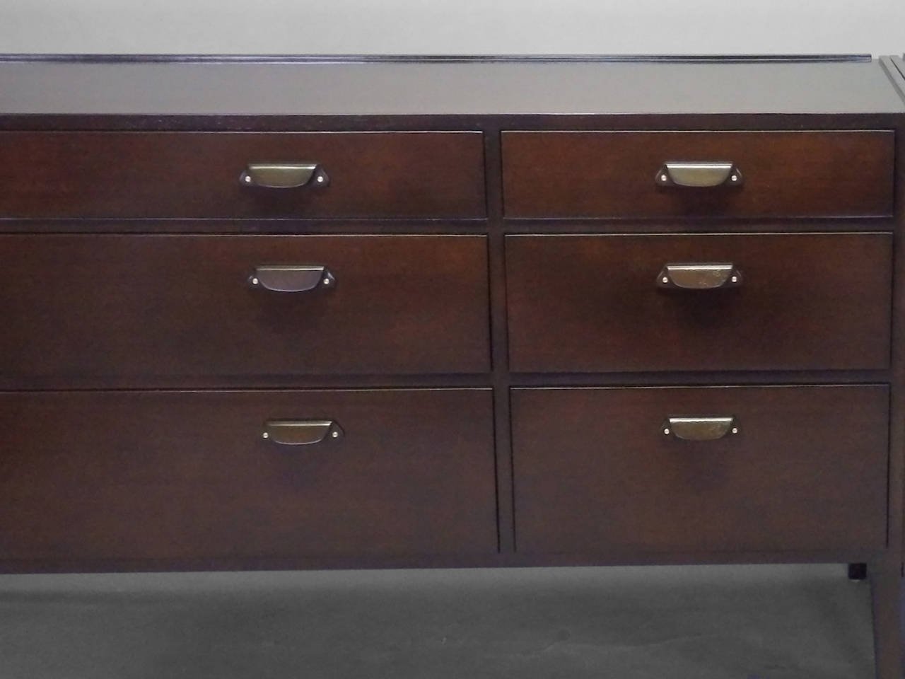 dunbar_wormley_angle_front_chest_d3_l.jpeg