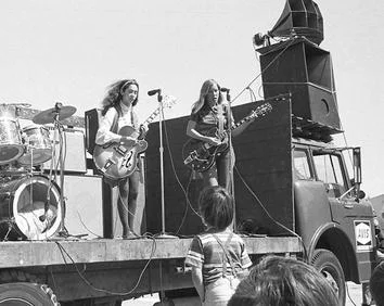 Aces on the flatbed.