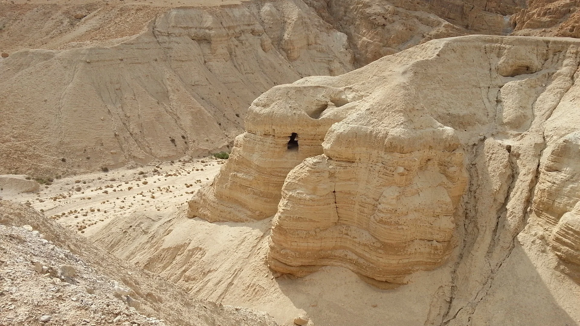 qumran-2372276_1920.jpg
