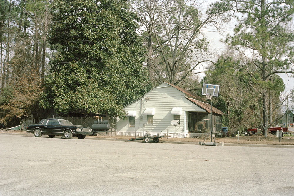 house and sidew drive way.jpg