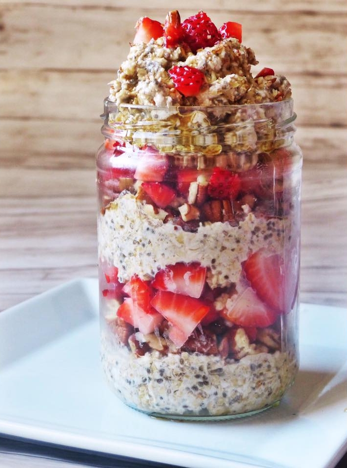 Strawberry Maple Pecan Overnight Oats