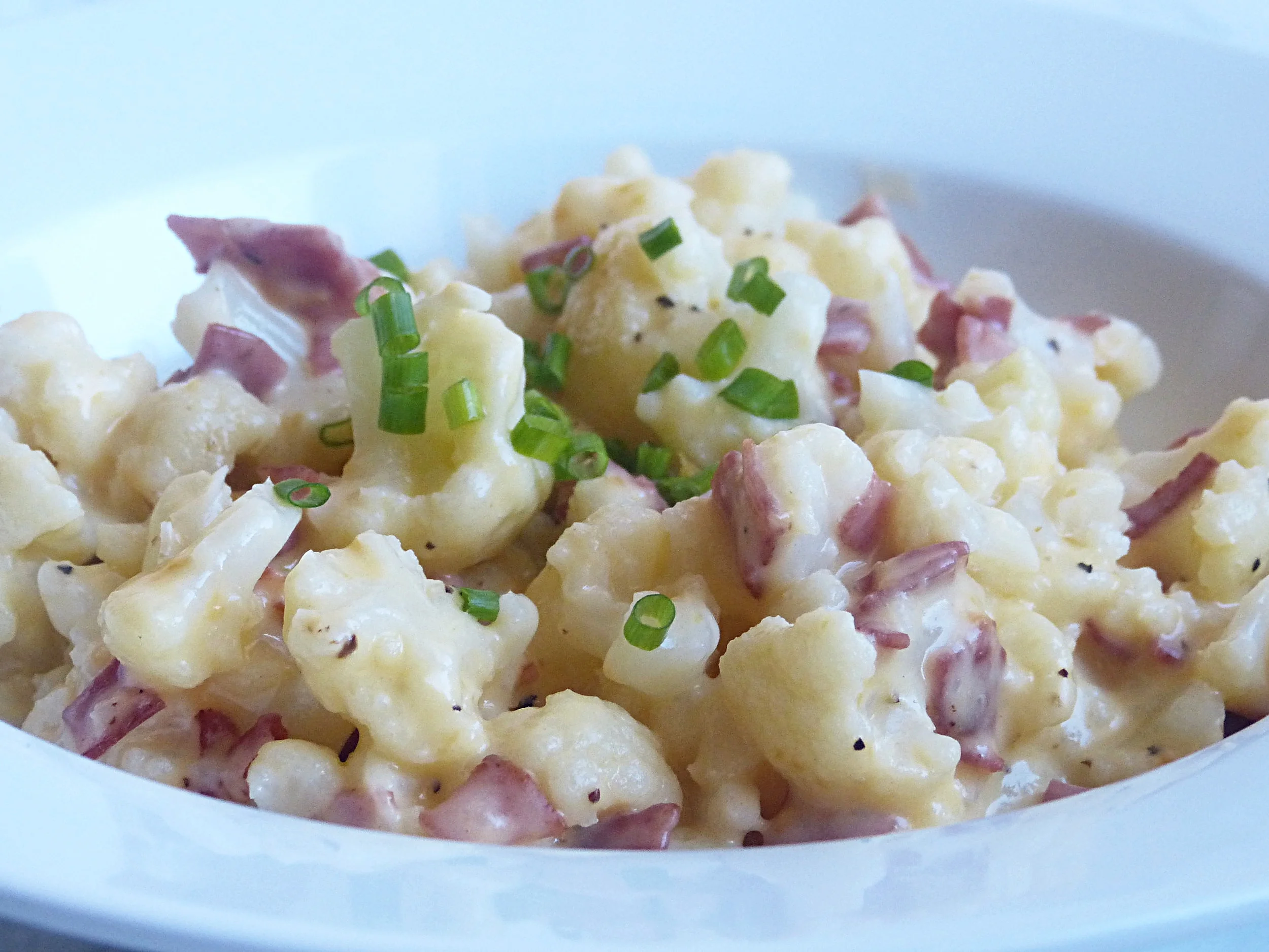 Smoked Cheddar Truffle Cauliflower Mac n' Cheese