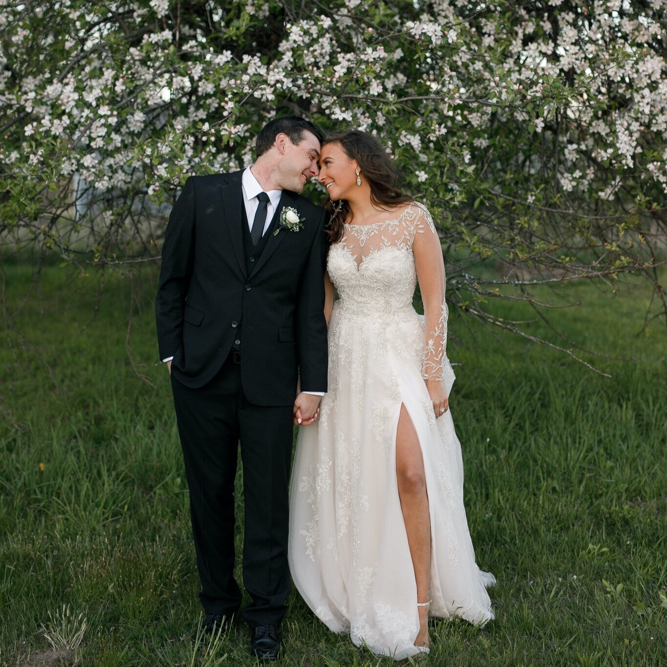 Gabrielle+and+Joe+Preview+-+Grand+Rapids+Wedding+Photographer++_01.jpg