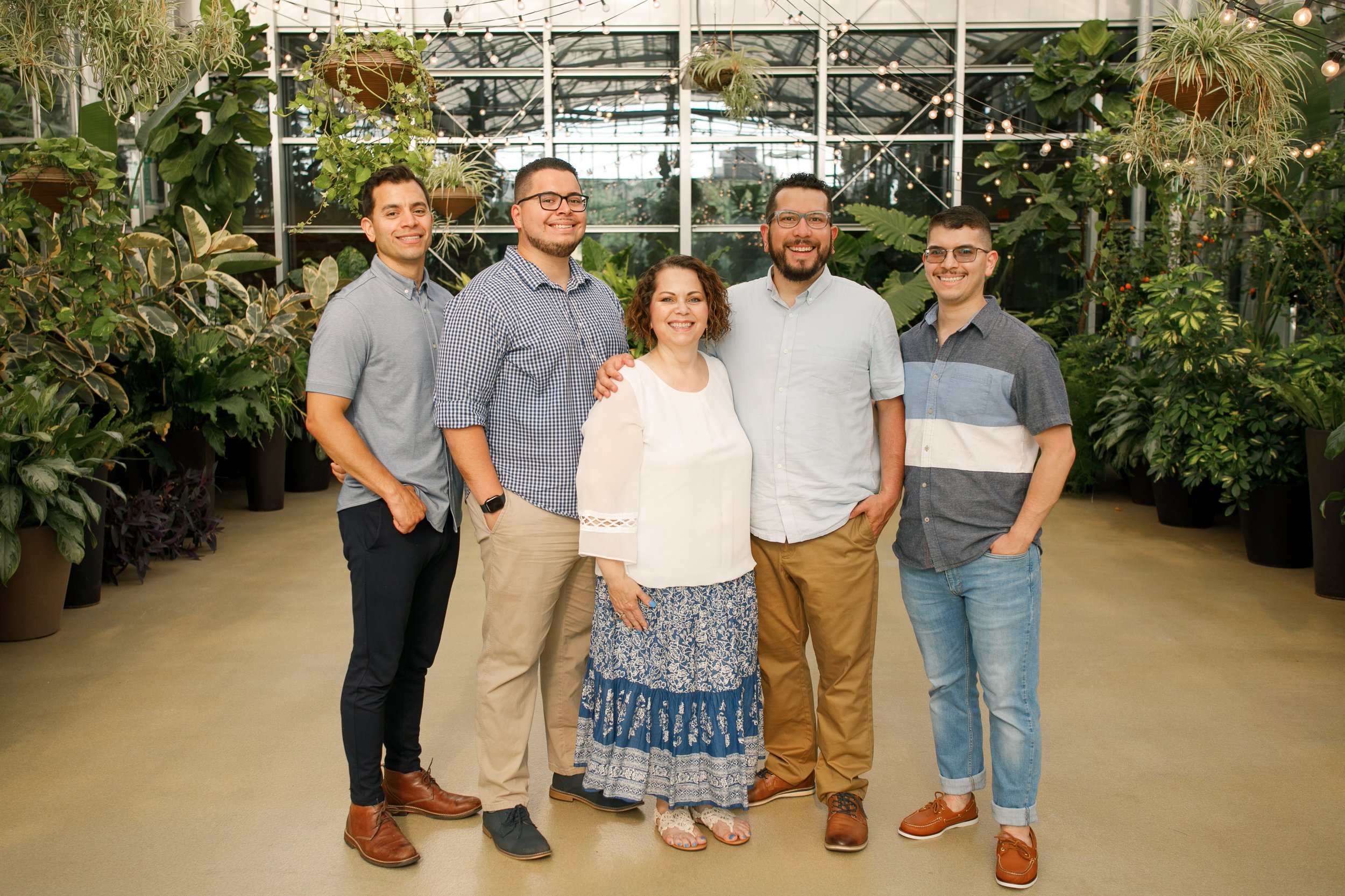 Grand Rapids Downtown Market - Grand Rapids Extended Family Session - Grand Rapids Family Photographer - Extended Family Photographer - Downtown Market - Pellecer Family 2022 - J Darling Photo 04.jpg