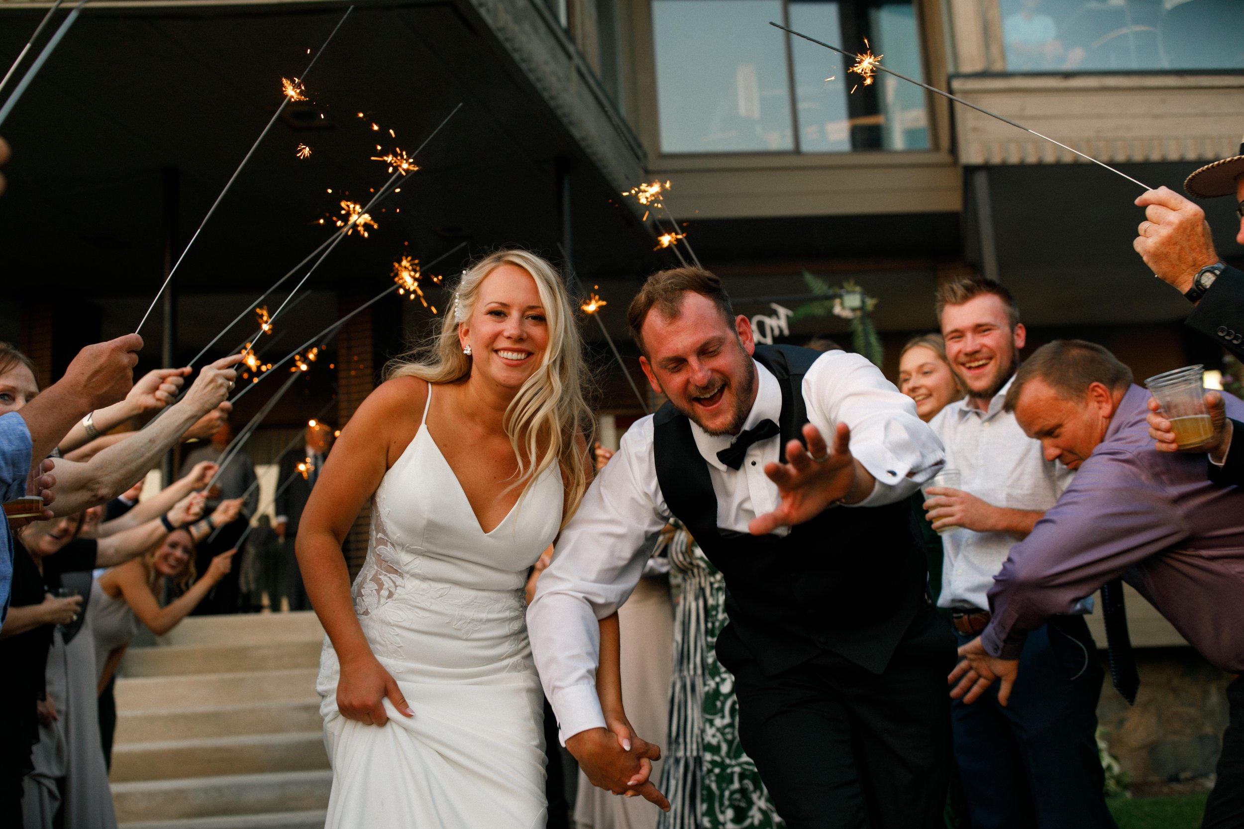 Josh and Erica Wedding Preview - Shanty Creek Wedding - Northern Michigan Wedding Photographer - J Darling Photo_177.jpg