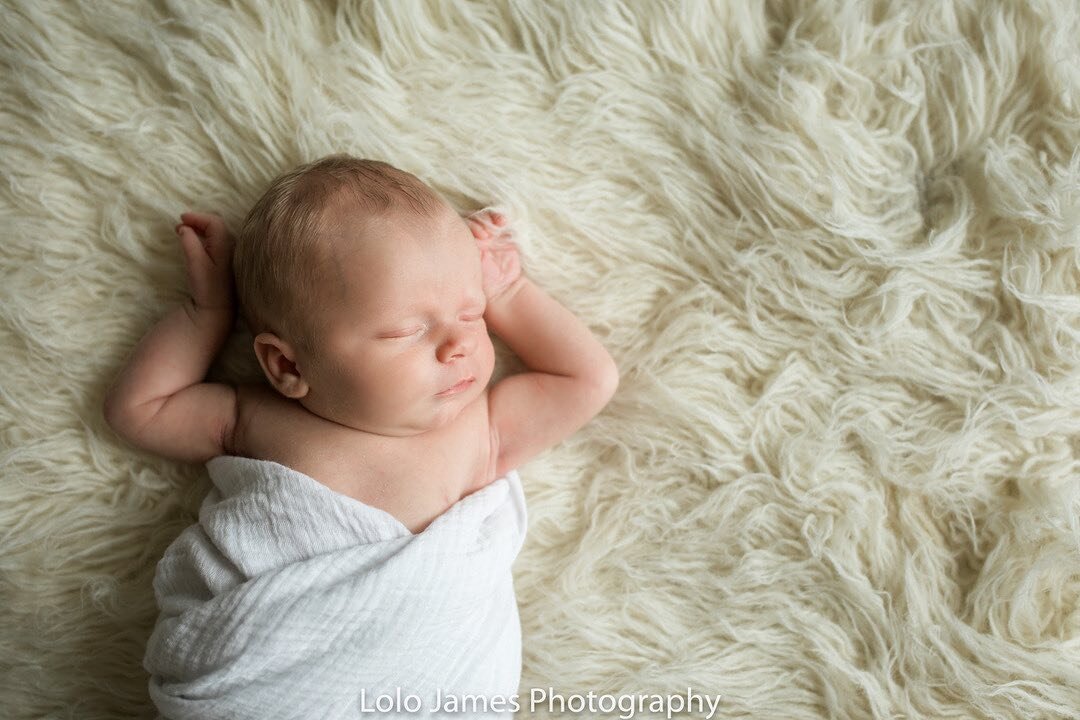 The simple newborn portraits are some of my favorites.  Who needs the fancy props, just give me a beautiful baby any day.
⠀⠀⠀⠀⠀⠀⠀⠀⠀
#lolojamesphotography #lolojamesnewborn #lolojamesfamilies #appletonphotographer #neenahphotographer #foxcitiesphotogr