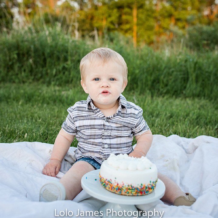 This little guy really enjoyed his cake. It was even more fun when his family joined in!
⠀⠀⠀⠀⠀⠀⠀⠀⠀
#lolojamesphotography #lolojamesfamilies #appletonphotographer neenahphotographer #foxcitiesphotographer
