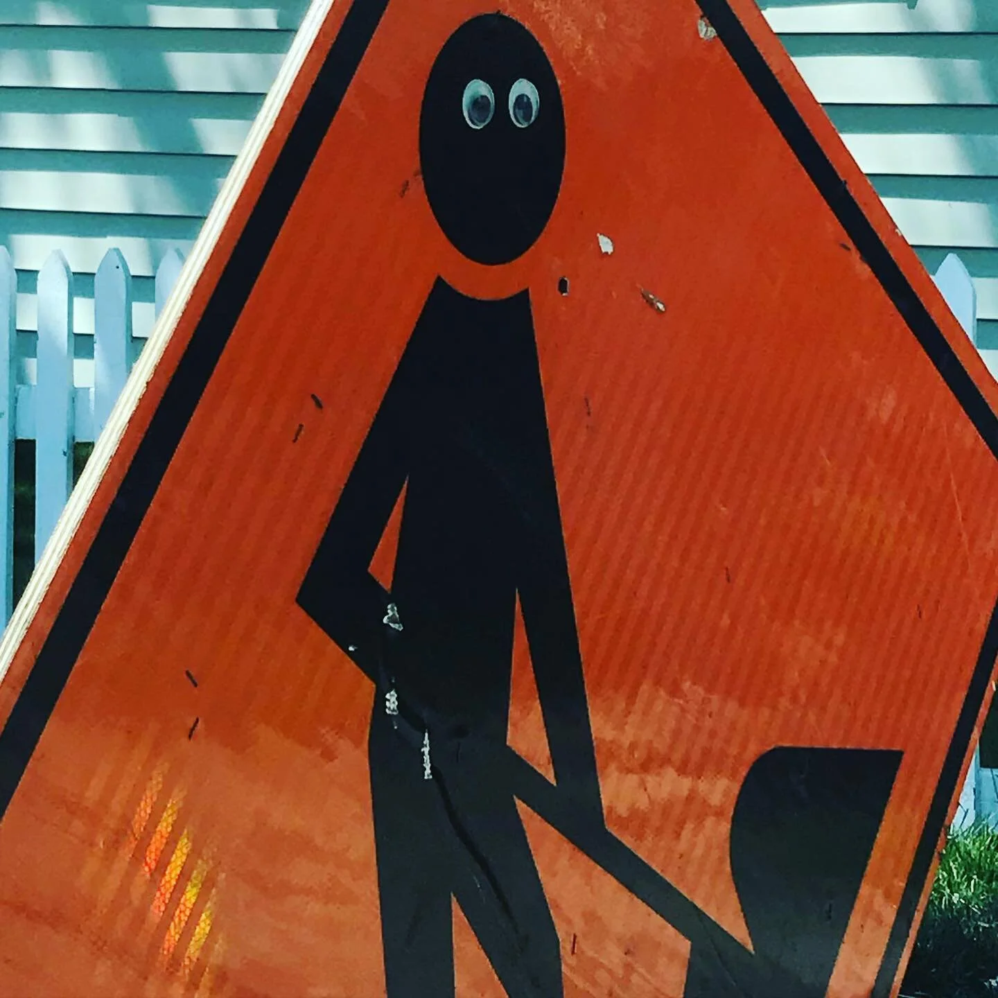 To: Unknown apply-er of googly eyes - I applaud your handiwork. 👀 &hearts;️