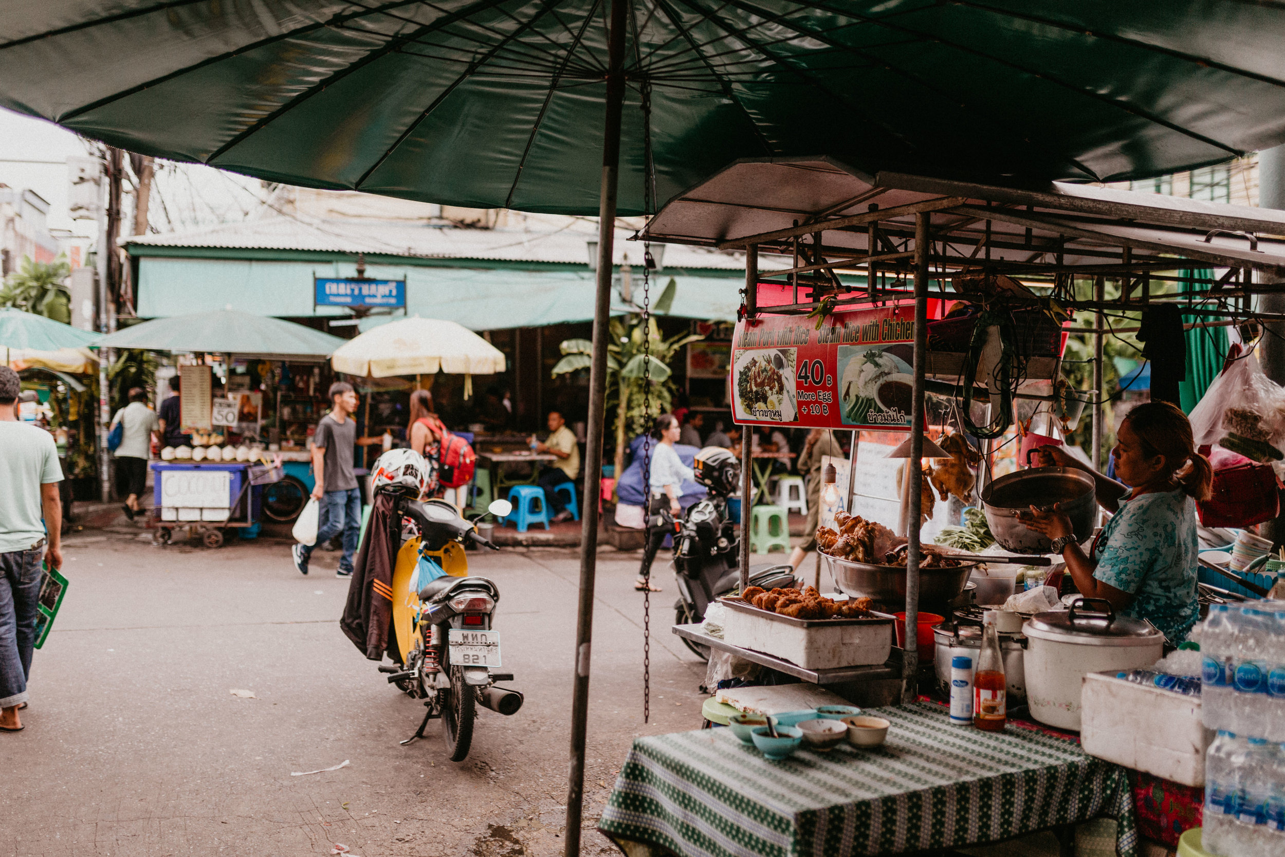 Open markets on Khao San Road.jpg