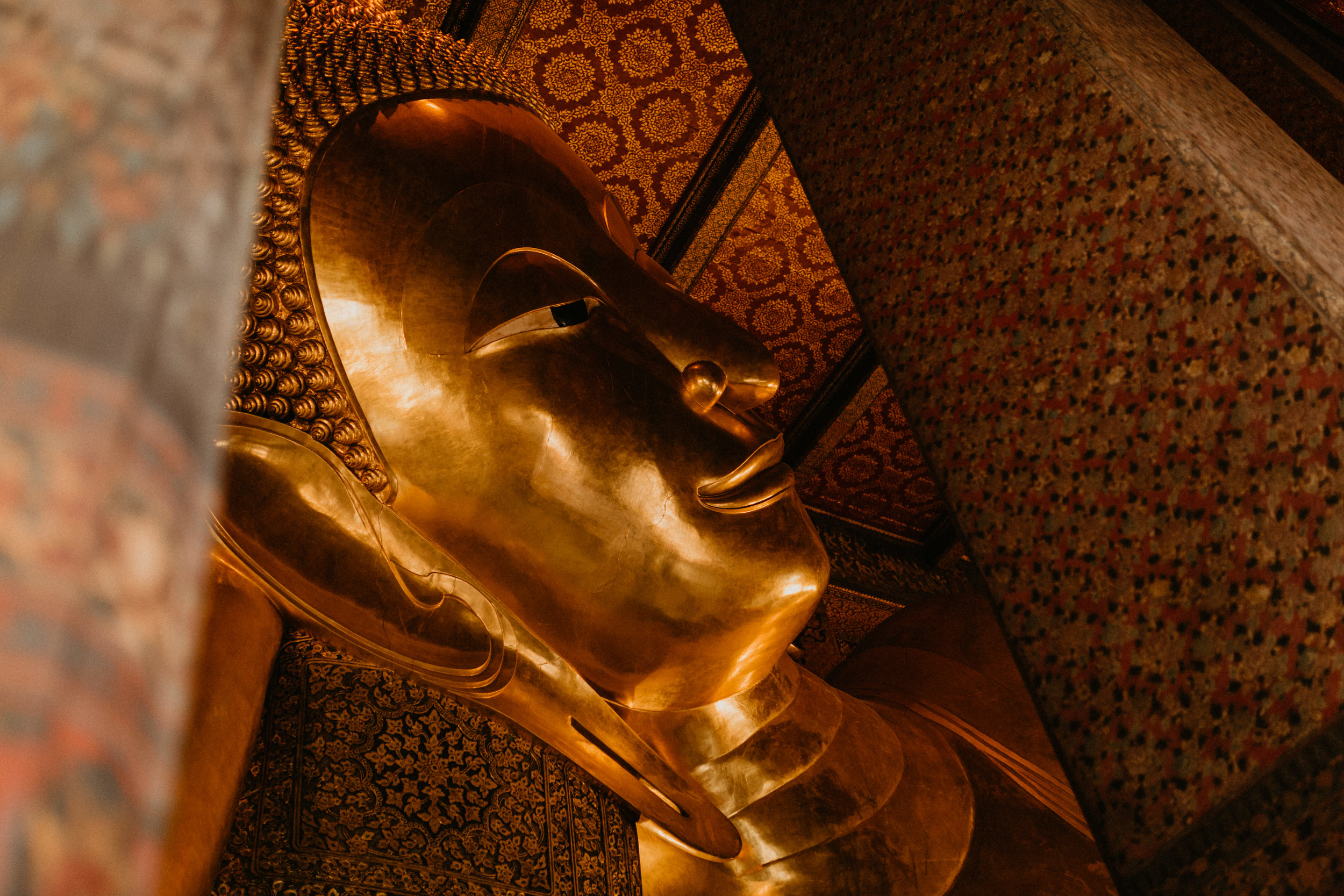 Face of the reclining buddha.jpg