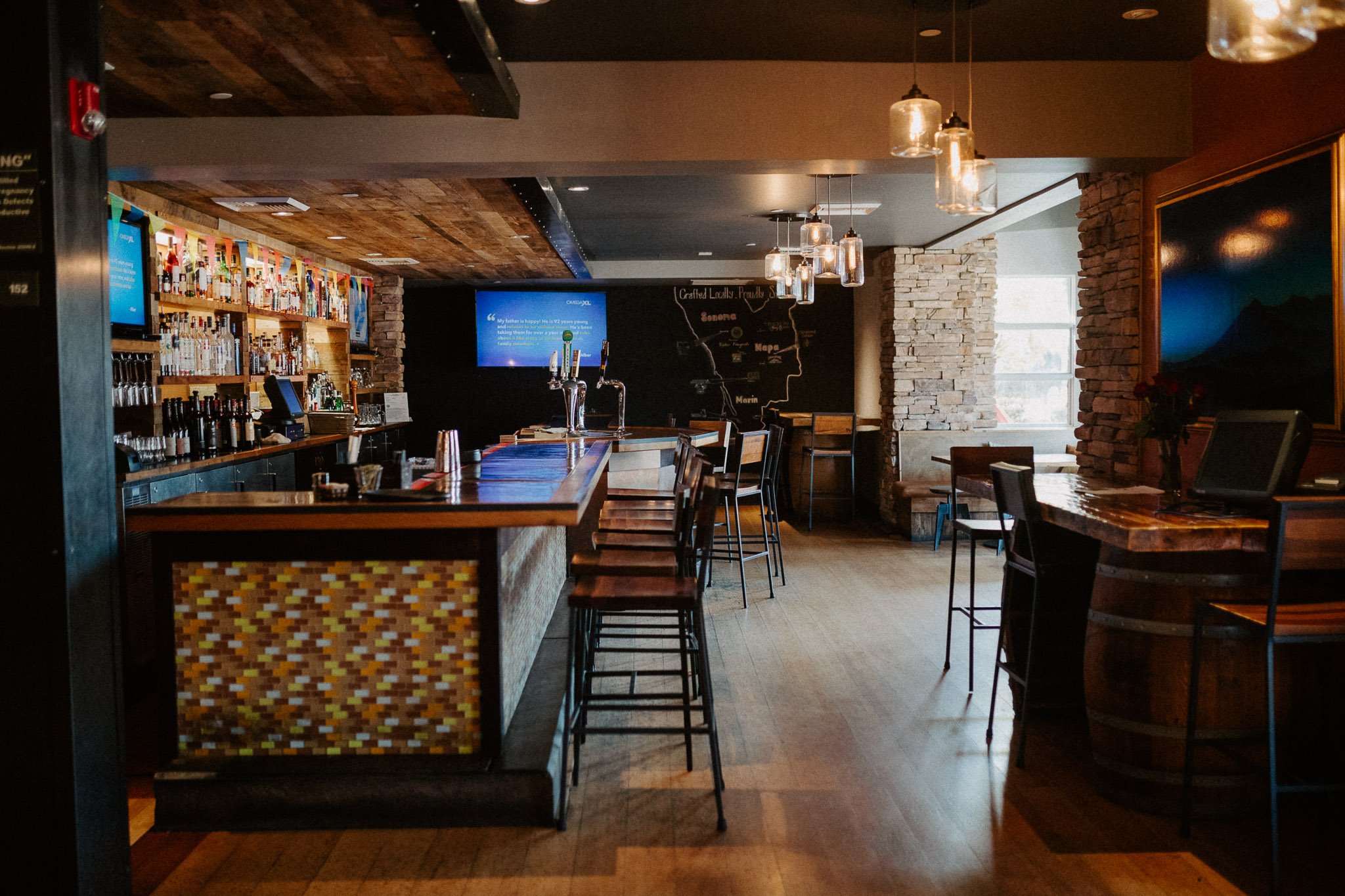 tiburon-tavern-interior.jpg