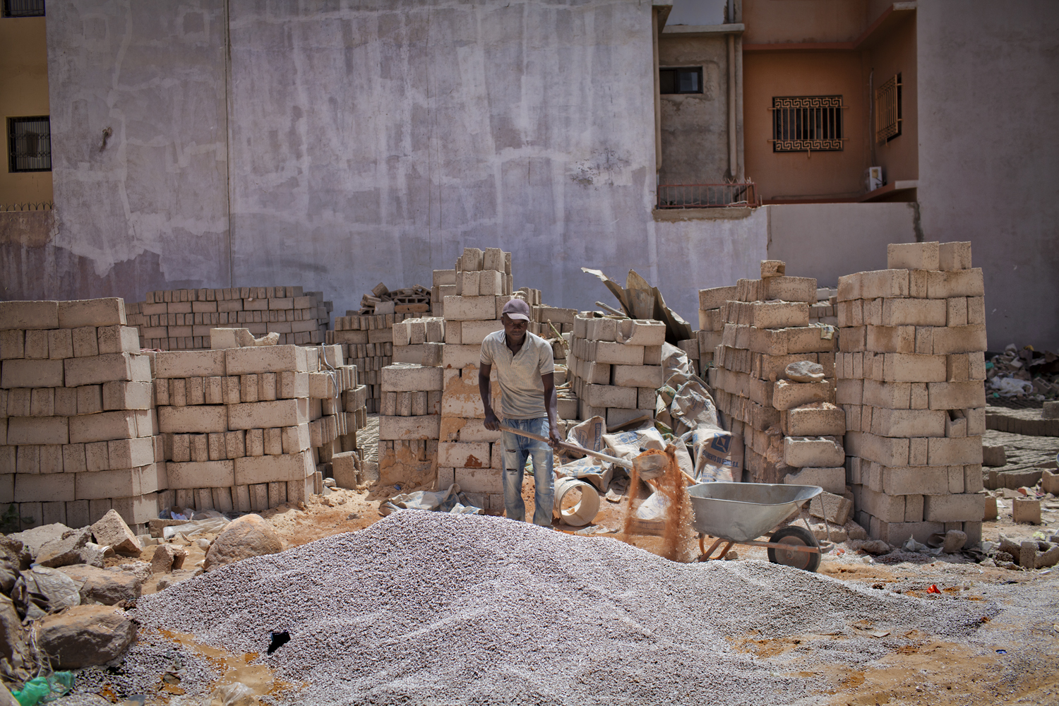 construction_worker_Dakar_2019_NIK_filter_3853.jpg
