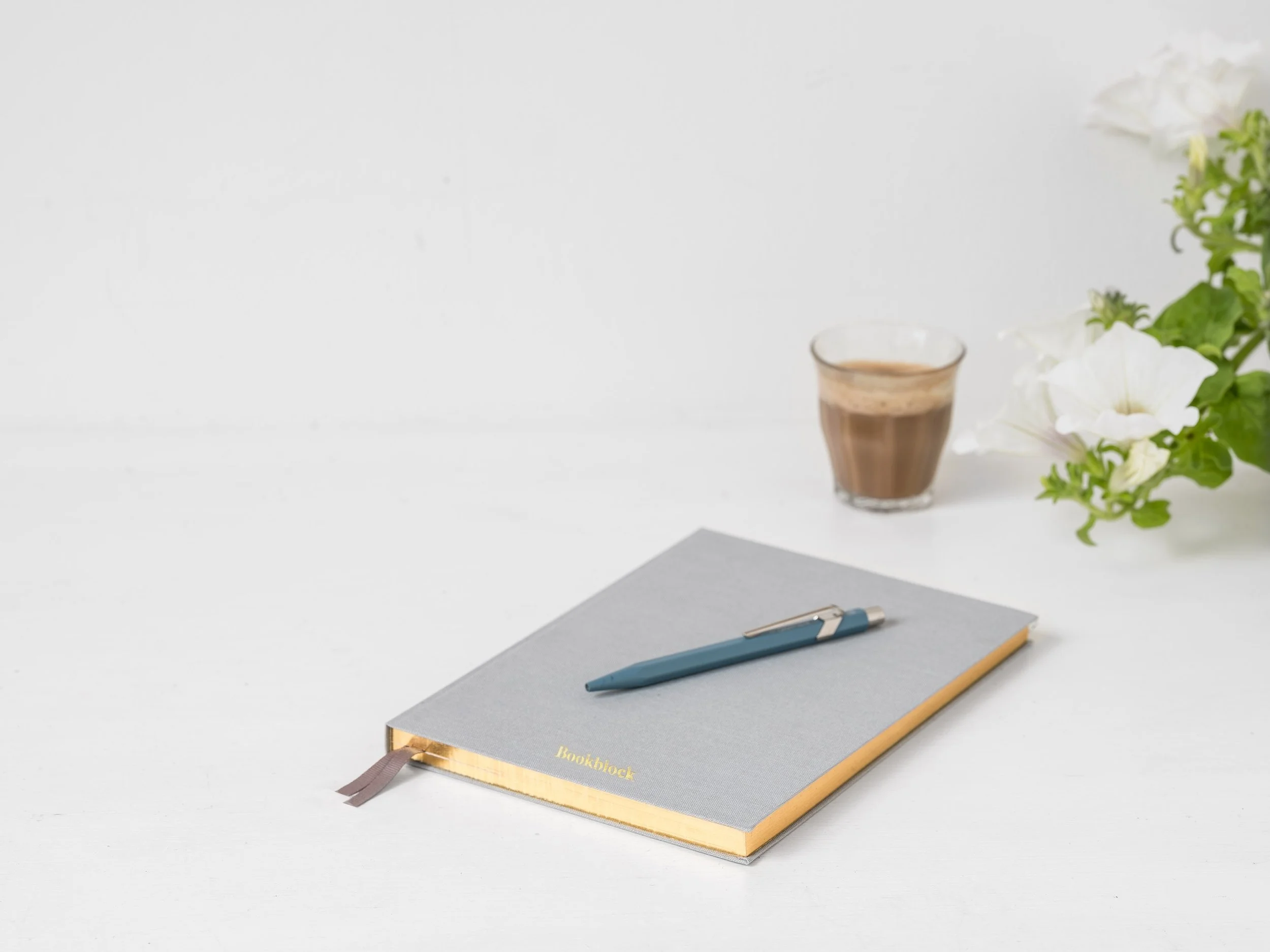 bookblock-363195.jpg