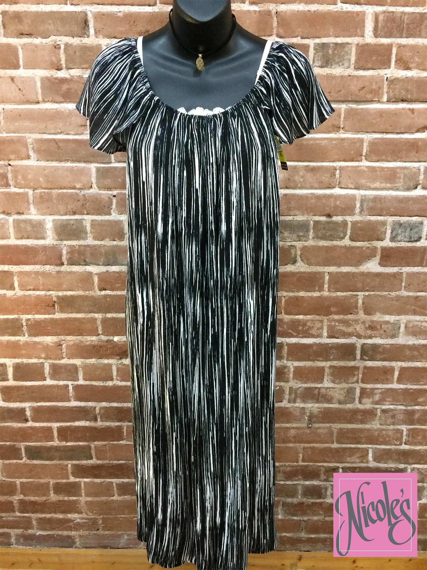 3217blackdress.jpg