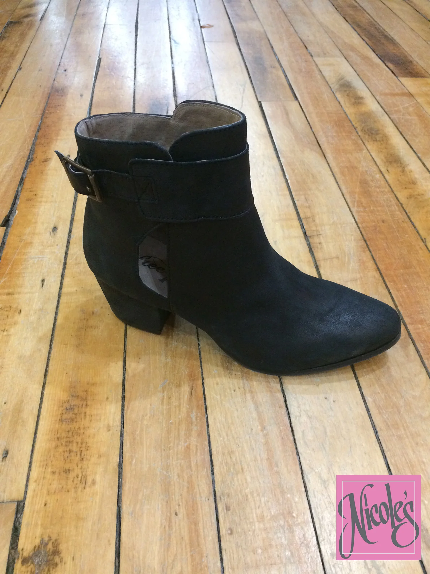 12616blackboot.jpg