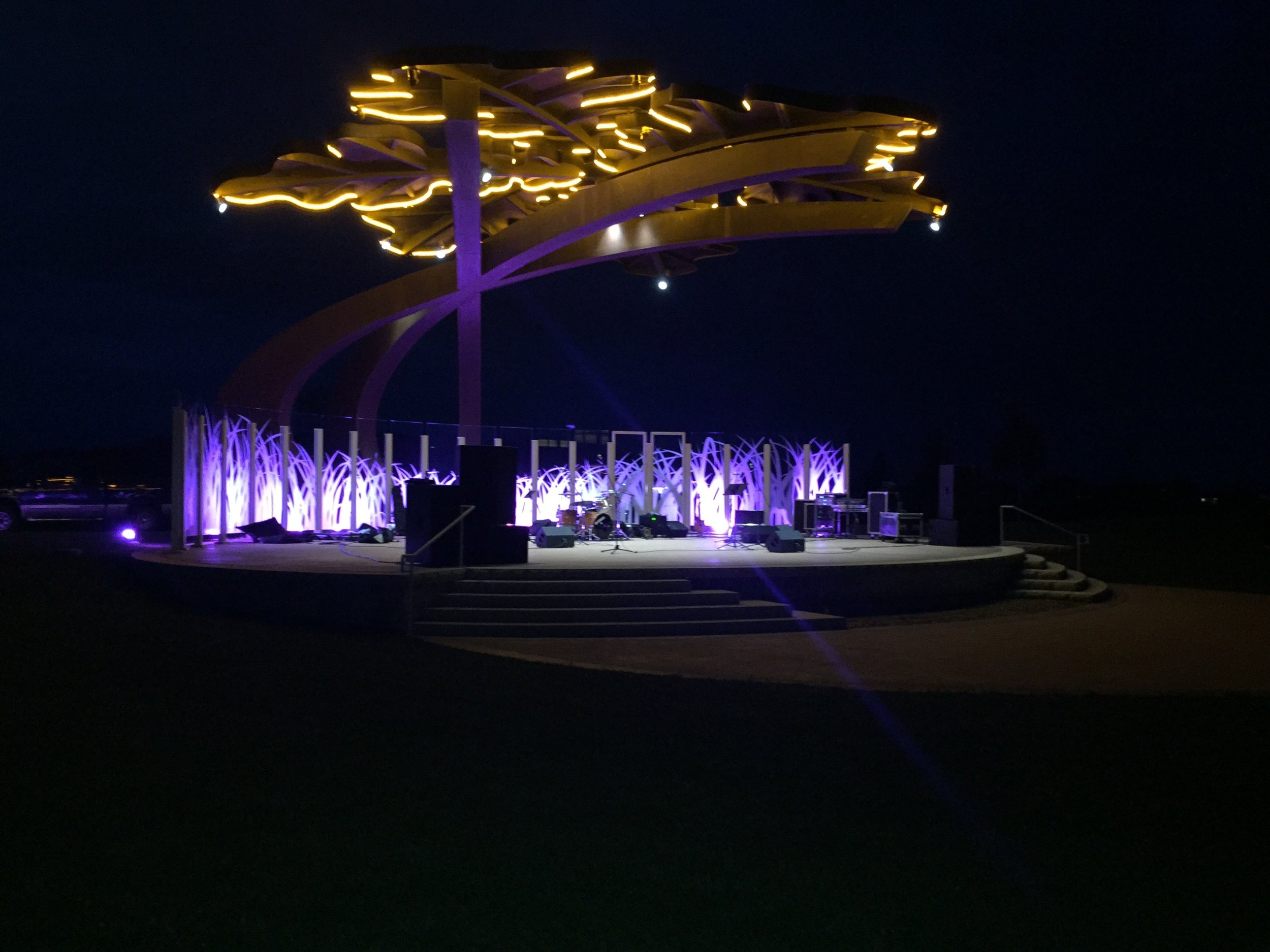 Same venue at night. 